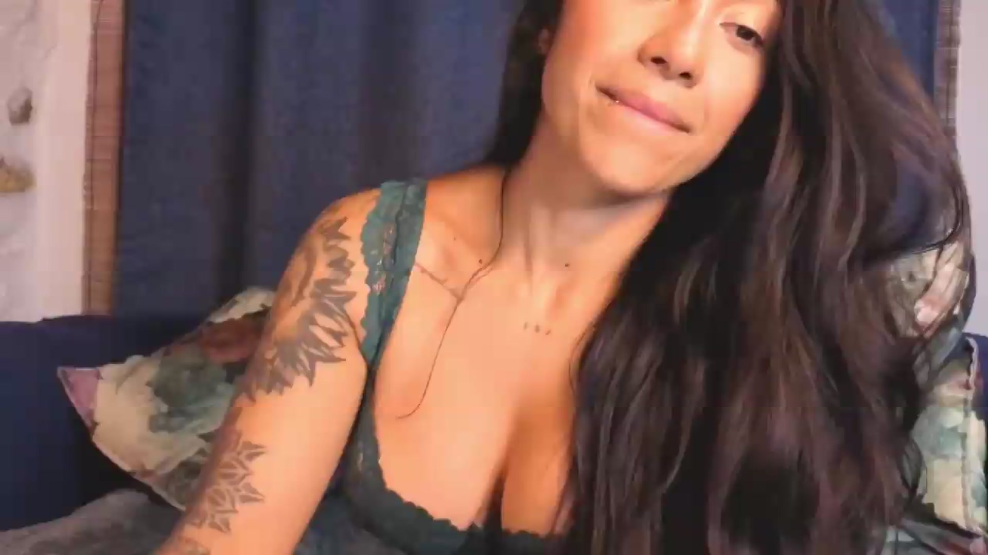 Gallery image thumbnail from Fergie_21's myfreecams stream on, 06/22/2026, 23:39 image 1 of 20