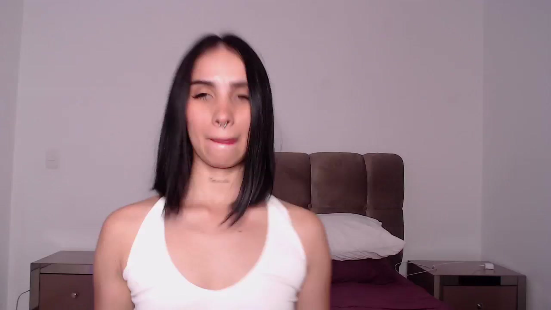 Gallery image thumbnail from FernandaG's myfreecams stream on, 03/13/2024, 04:19 image 3 of 20