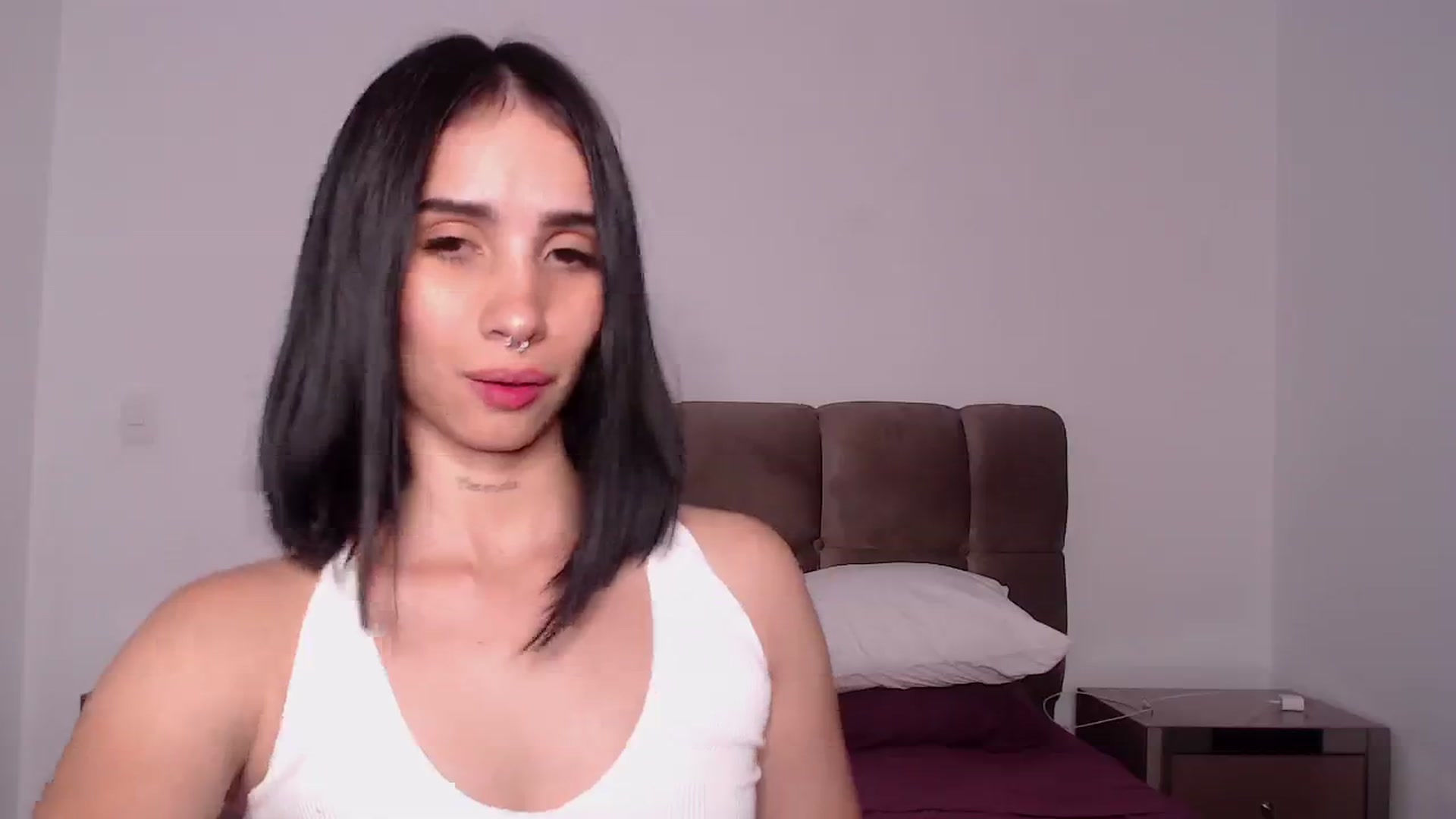 Gallery image thumbnail from FernandaG's myfreecams stream on, 03/13/2024, 04:19 image 4 of 20