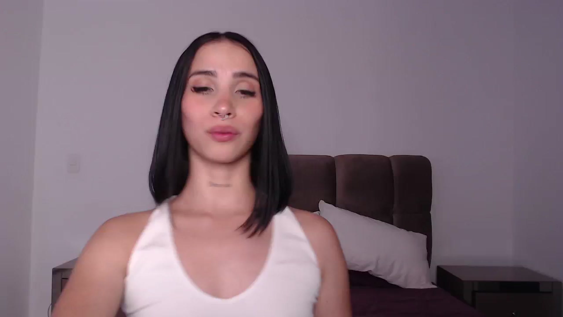 Gallery image thumbnail from FernandaG's myfreecams stream on, 03/26/2024, 03:10 image 2 of 20