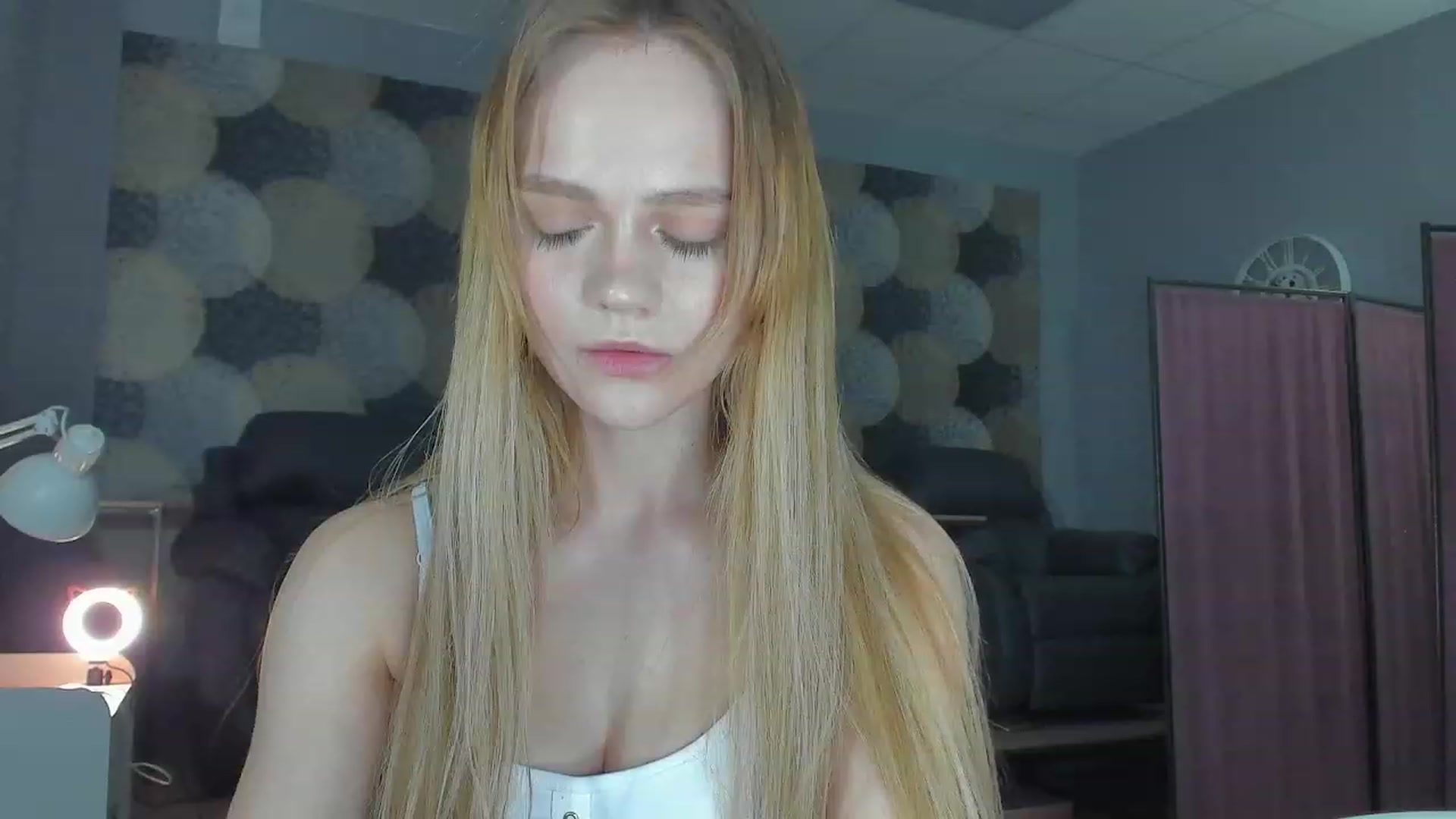 Gallery image thumbnail from FertileMyrtle's myfreecams stream on, 02/20/2023, 19:41 image 13 of 20