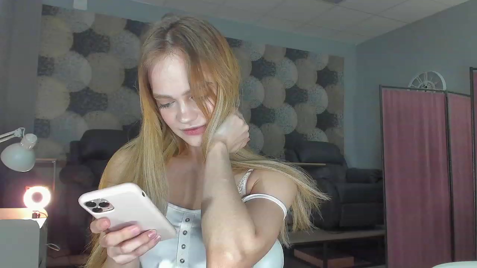 Gallery image thumbnail from FertileMyrtle's myfreecams stream on, 02/20/2023, 20:47 image 8 of 20