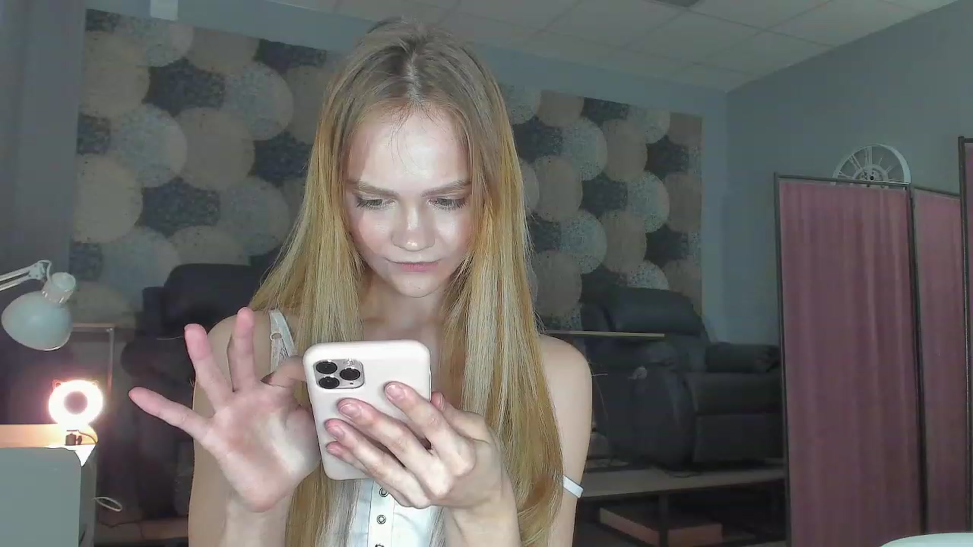 Gallery image thumbnail from FertileMyrtle's myfreecams stream on, 02/20/2023, 20:47 image 11 of 20