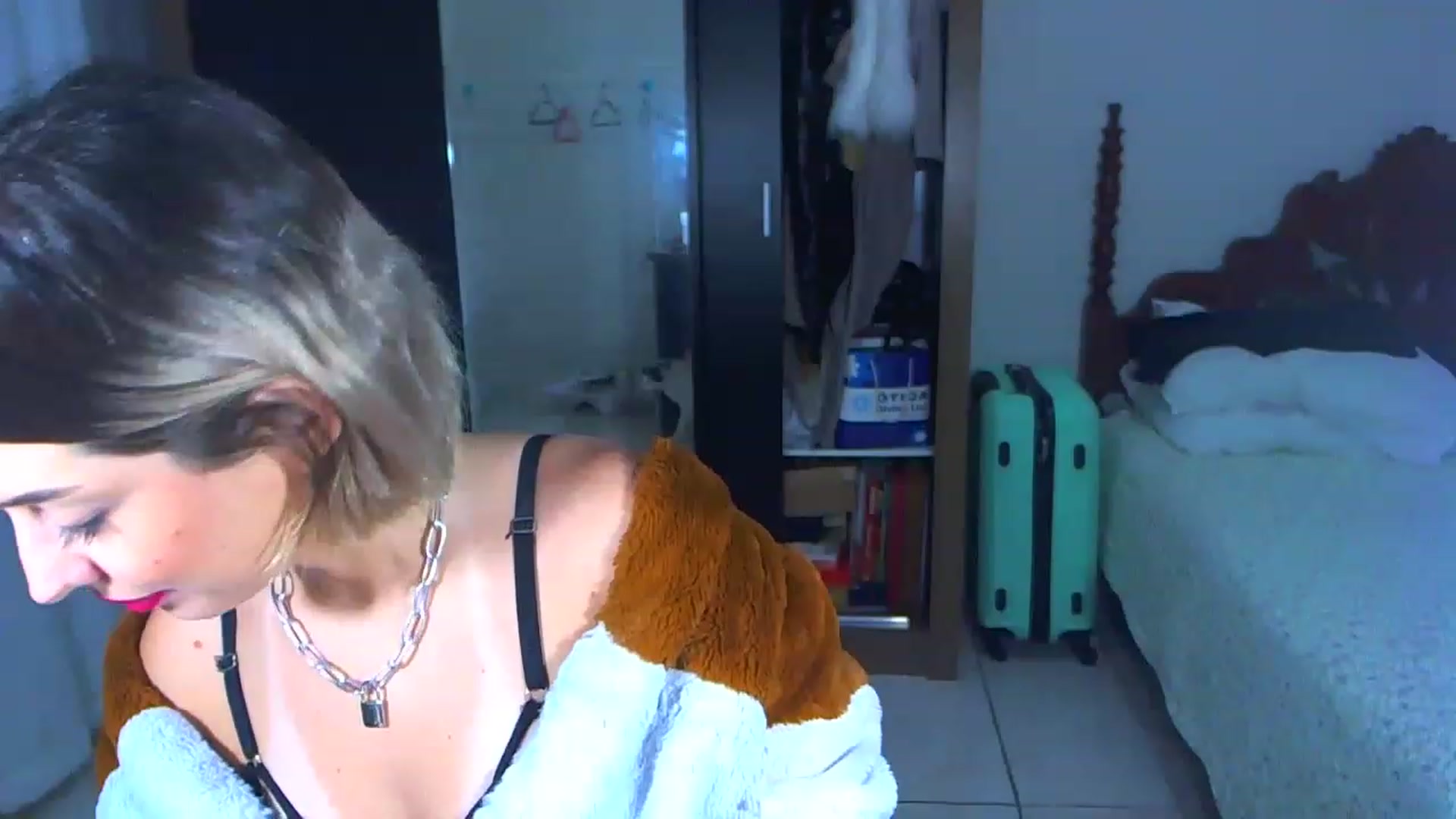 Gallery image thumbnail from FetishFoxx's myfreecams stream on, 05/24/2023, 24:19 image 5 of 20