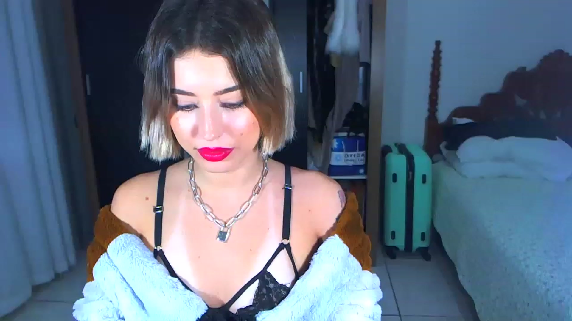 Gallery image thumbnail from FetishFoxx's myfreecams stream on, 05/24/2023, 24:19 image 3 of 20