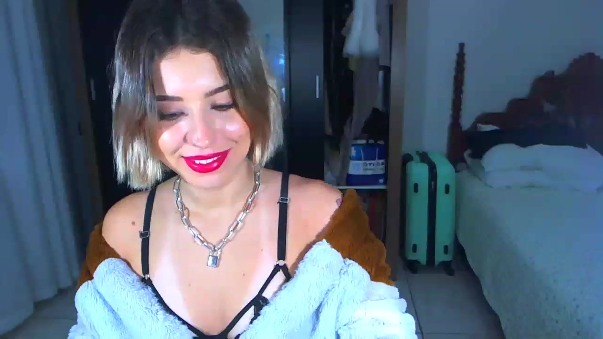 Gallery image thumbnail from FetishFoxx's myfreecams stream on, 05/24/2023, 24:19 image 4 of 20