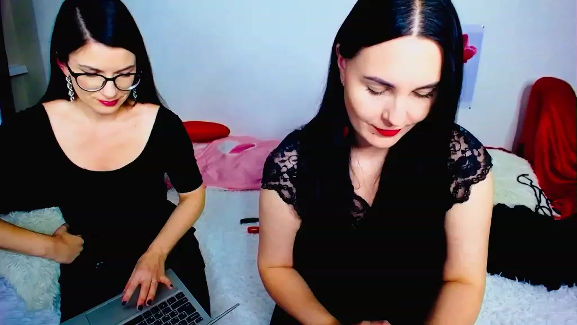 Gallery image thumbnail from FetishesQueen's myfreecams stream on, 10/31/2023, 18:25 image 16 of 20