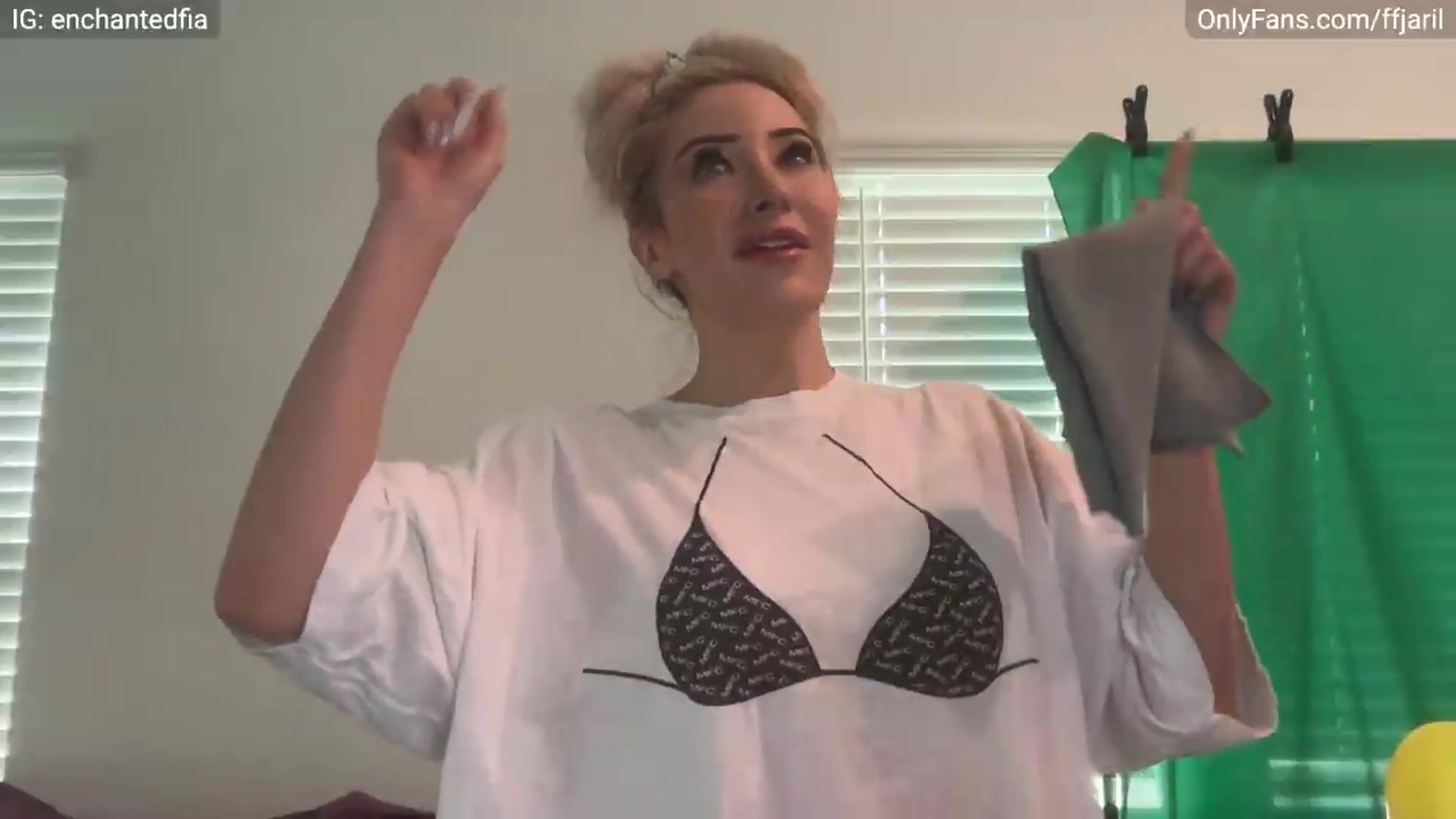 Gallery image thumbnail from FiaFjaril's myfreecams stream on, 06/26/2026, 03:18 image 4 of 20