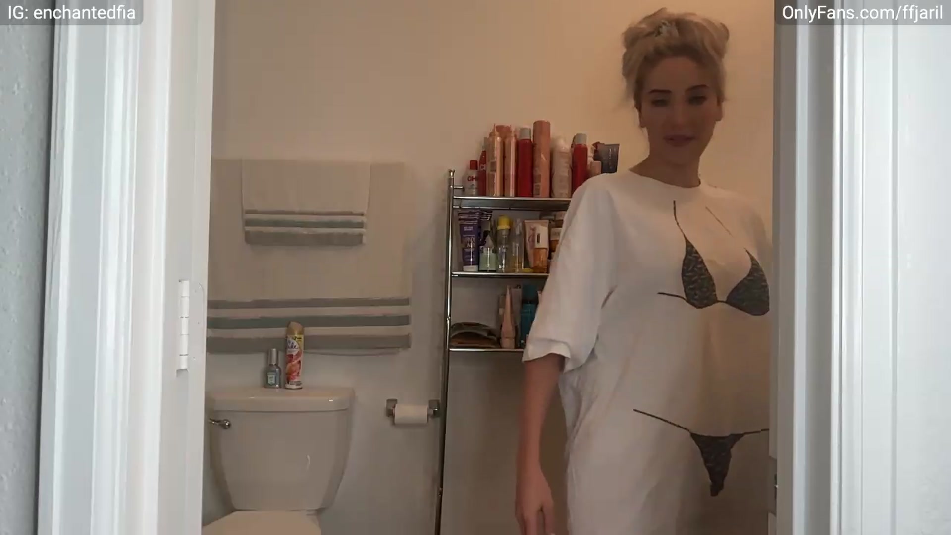 Gallery image thumbnail from FiaFjaril's myfreecams stream on, 06/26/2026, 03:18 image 10 of 20