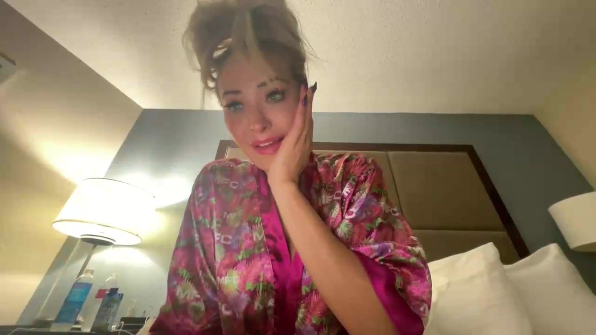 Gallery image thumbnail from FiaFjaril's myfreecams stream on, 08/16/2026, 02:28 image 19 of 20