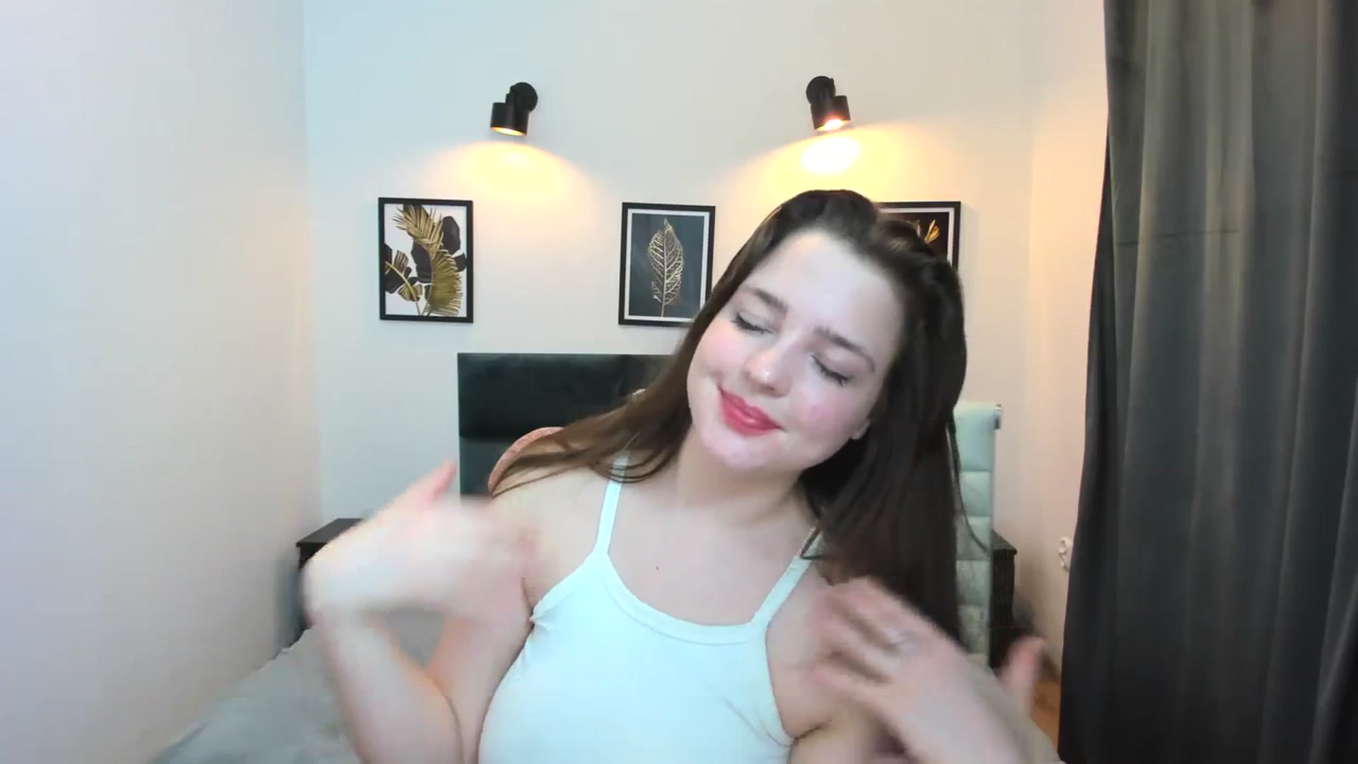 Gallery image thumbnail from FiaFox's myfreecams stream on, 04/06/2024, 18:25 image 16 of 20