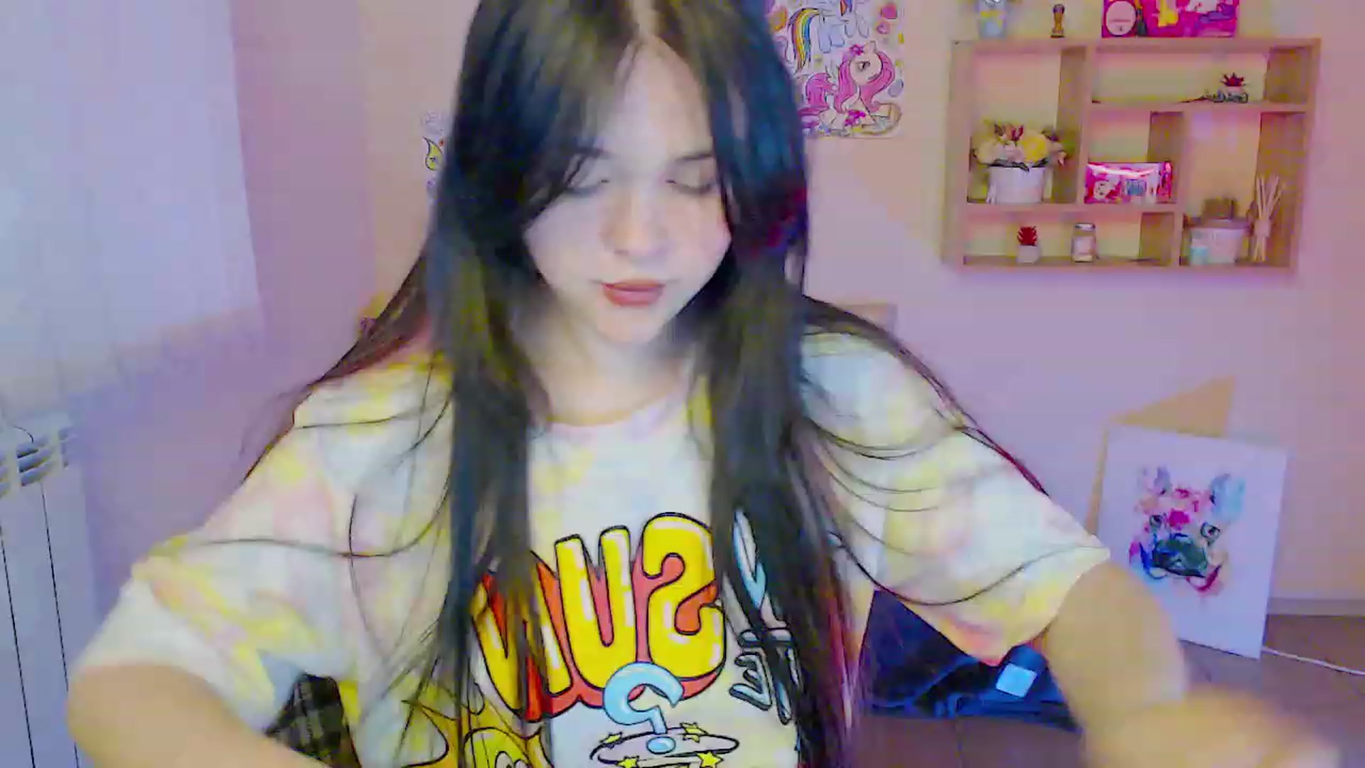 Gallery image thumbnail from Fialka_a's myfreecams stream on, 06/03/2023, 12:19 image 10 of 20