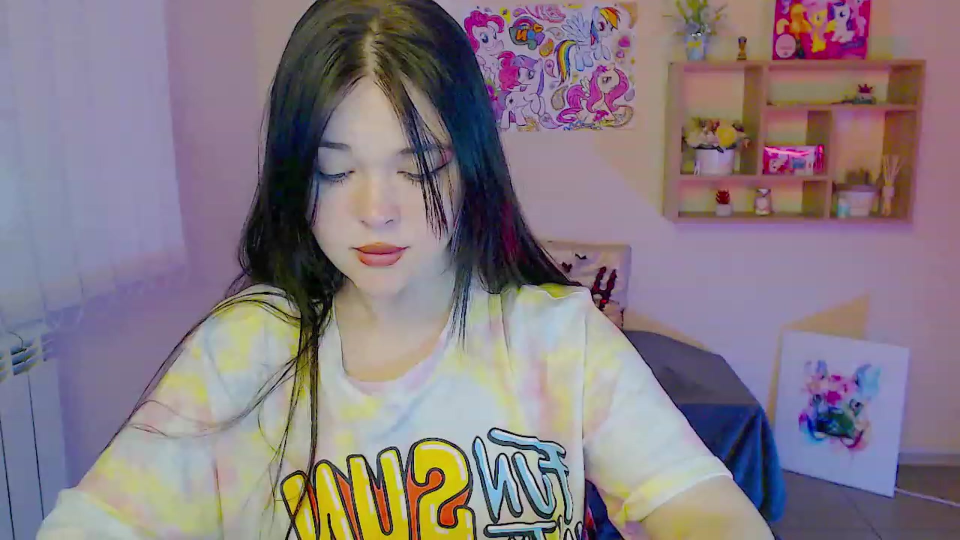Gallery image thumbnail from Fialka_a's myfreecams stream on, 06/03/2023, 12:19 image 18 of 20