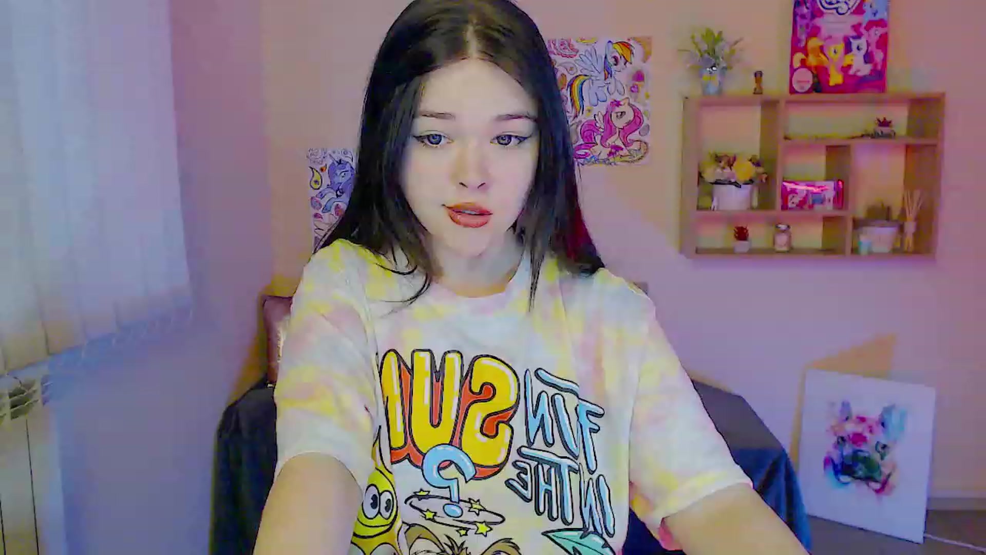 Gallery image thumbnail from Fialka_a's myfreecams stream on, 06/03/2023, 12:19 image 14 of 20