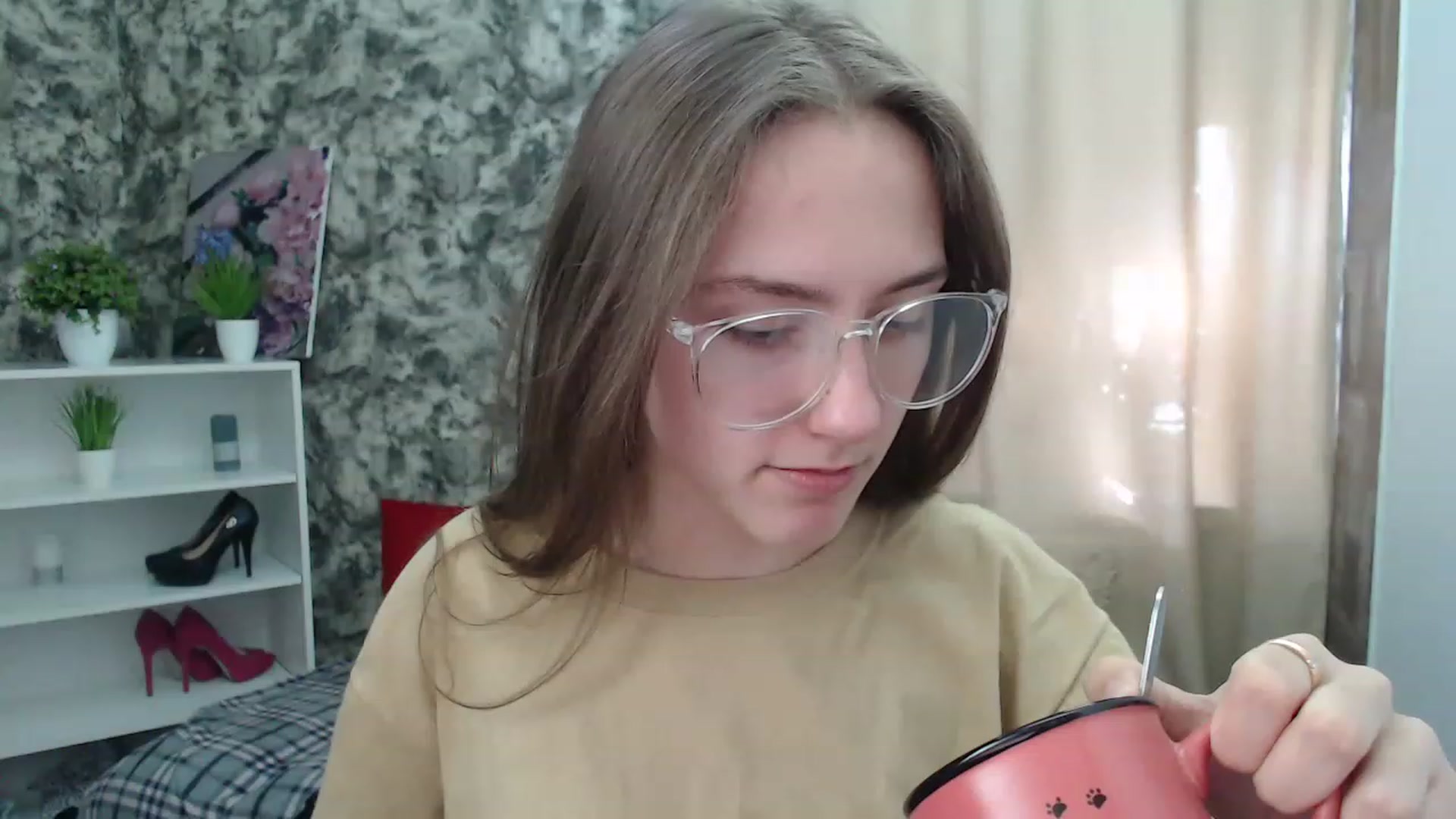 Gallery image thumbnail from Fialochkaa's myfreecams stream on, 04/17/2023, 12:45 image 1 of 20