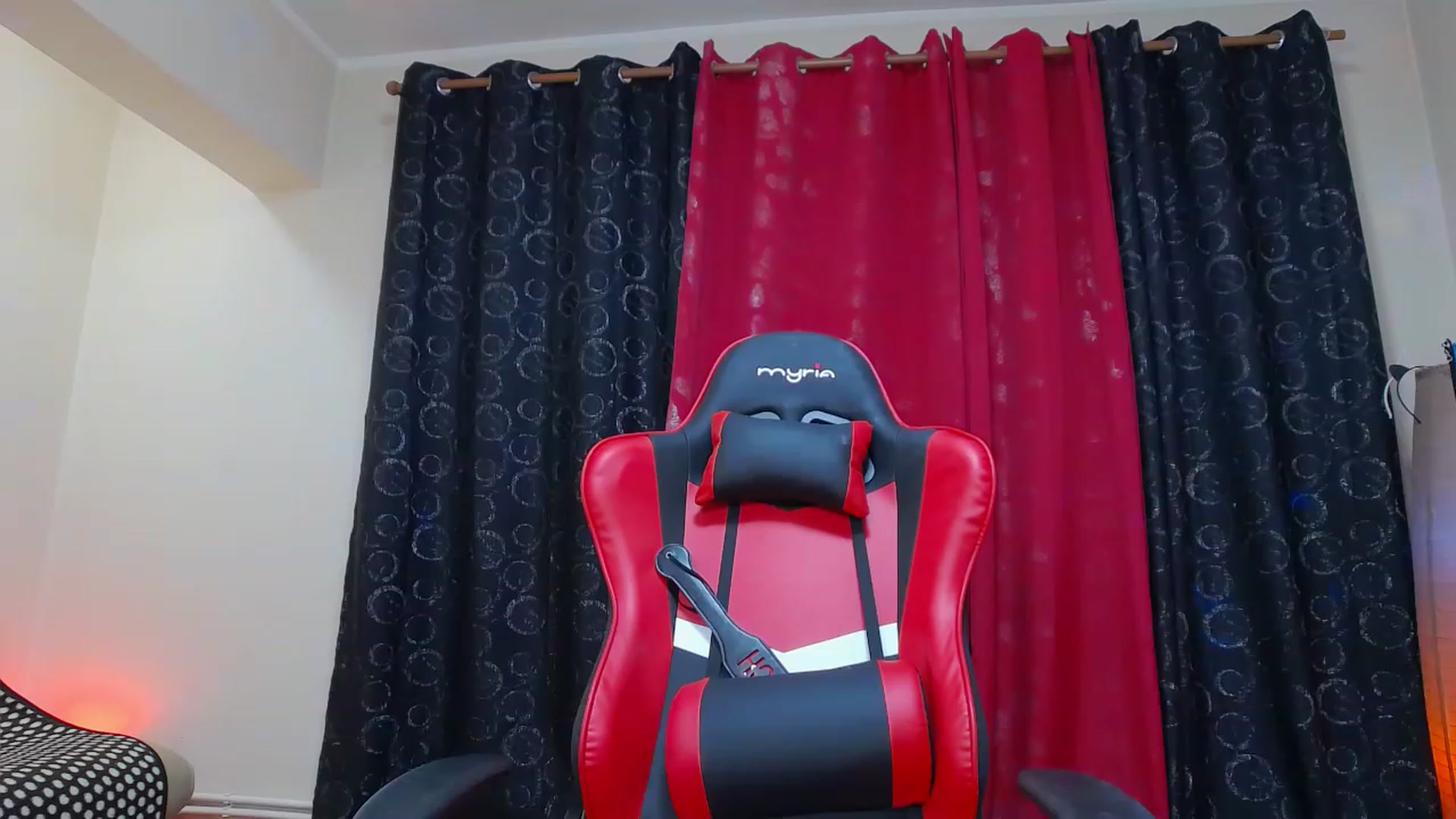 Gallery image thumbnail from Fiama77's myfreecams stream on, 11/14/2022, 22:30 image 15 of 20