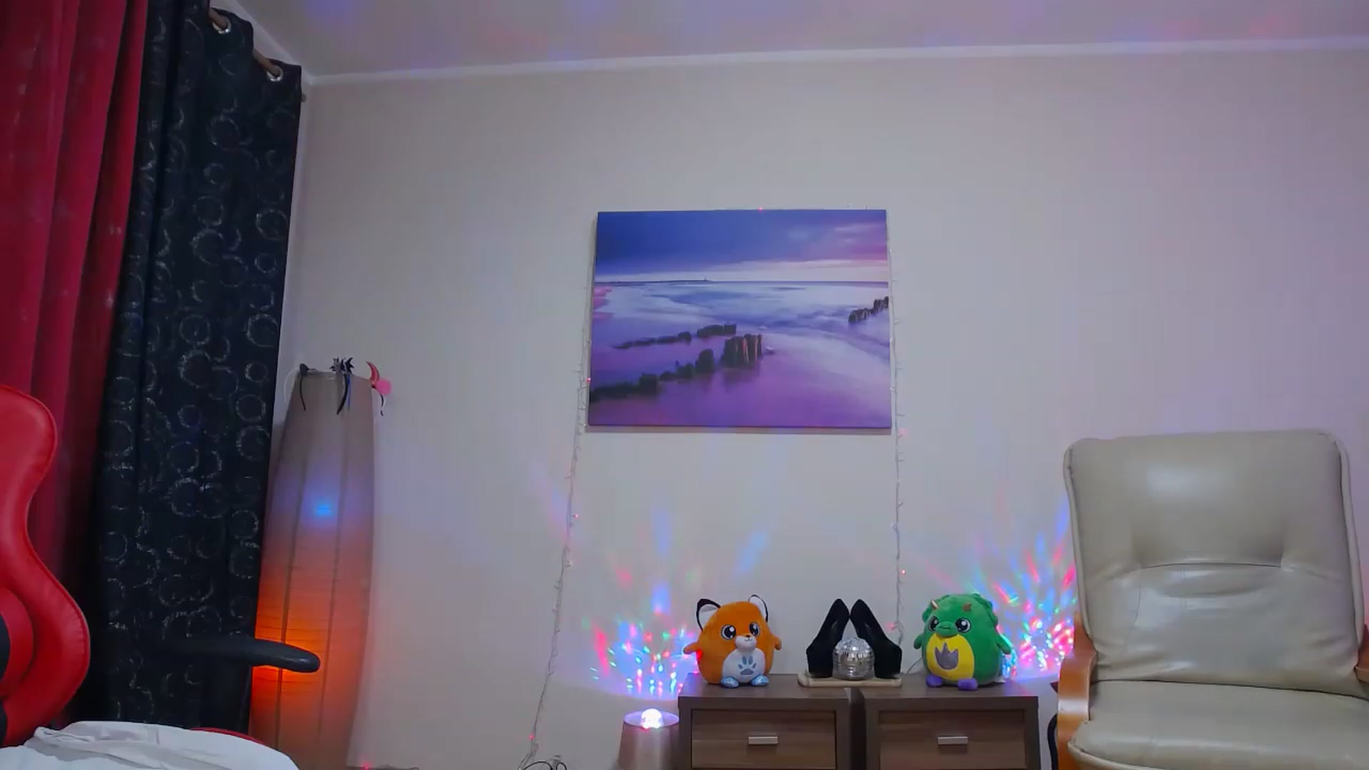 Gallery image thumbnail from Fiama77's myfreecams stream on, 11/17/2022, 04:45 image 13 of 20