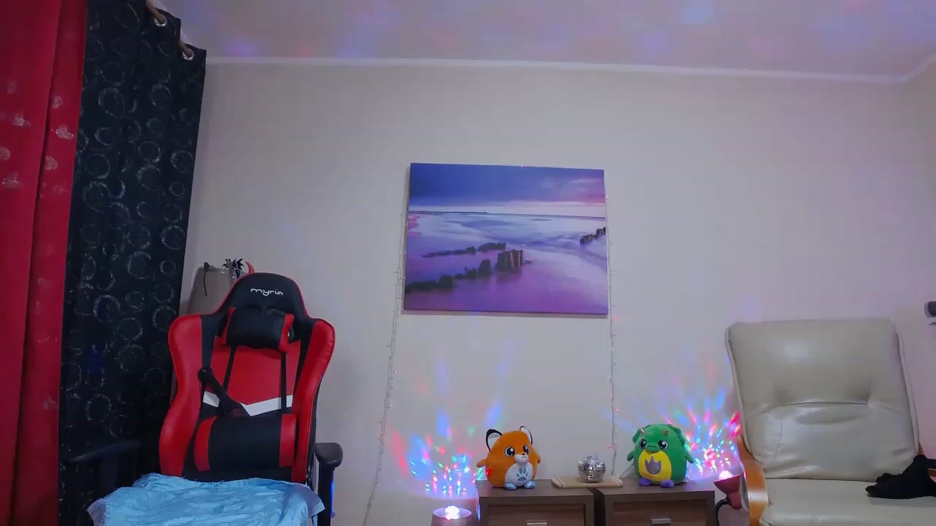 Gallery image thumbnail from Fiama77's myfreecams stream on, 11/18/2022, 01:07 image 13 of 20