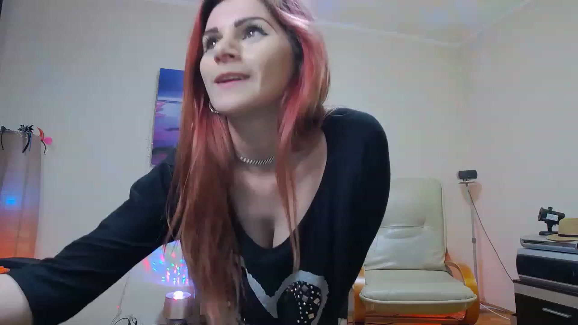 Gallery image thumbnail from Fiama77's myfreecams stream on, 11/18/2022, 07:06 image 12 of 20