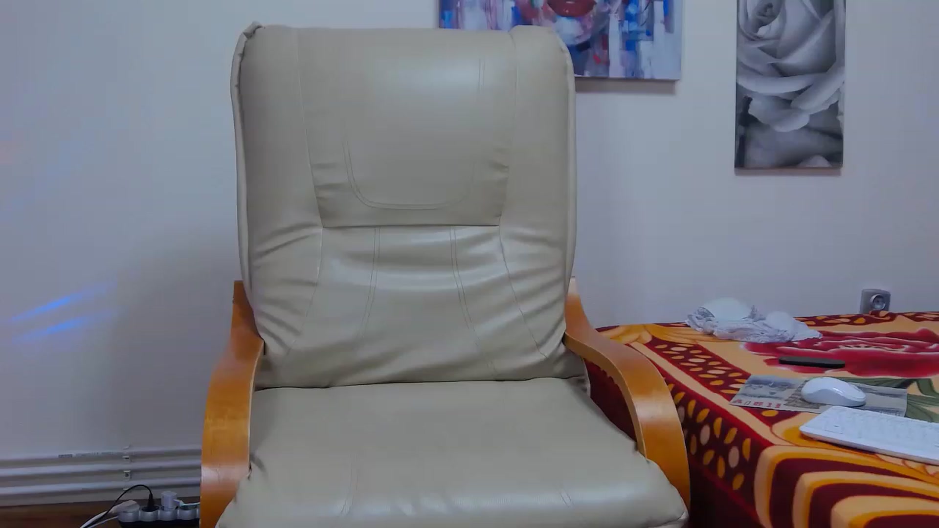 Gallery image thumbnail from Fiama77's myfreecams stream on, 11/20/2022, 01:17 image 15 of 20