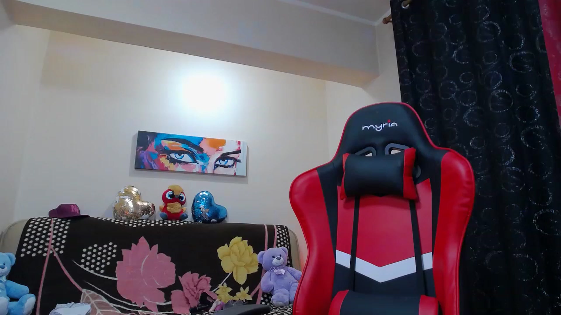 Gallery image thumbnail from Fiama77's myfreecams stream on, 11/21/2022, 24:06 image 2 of 20