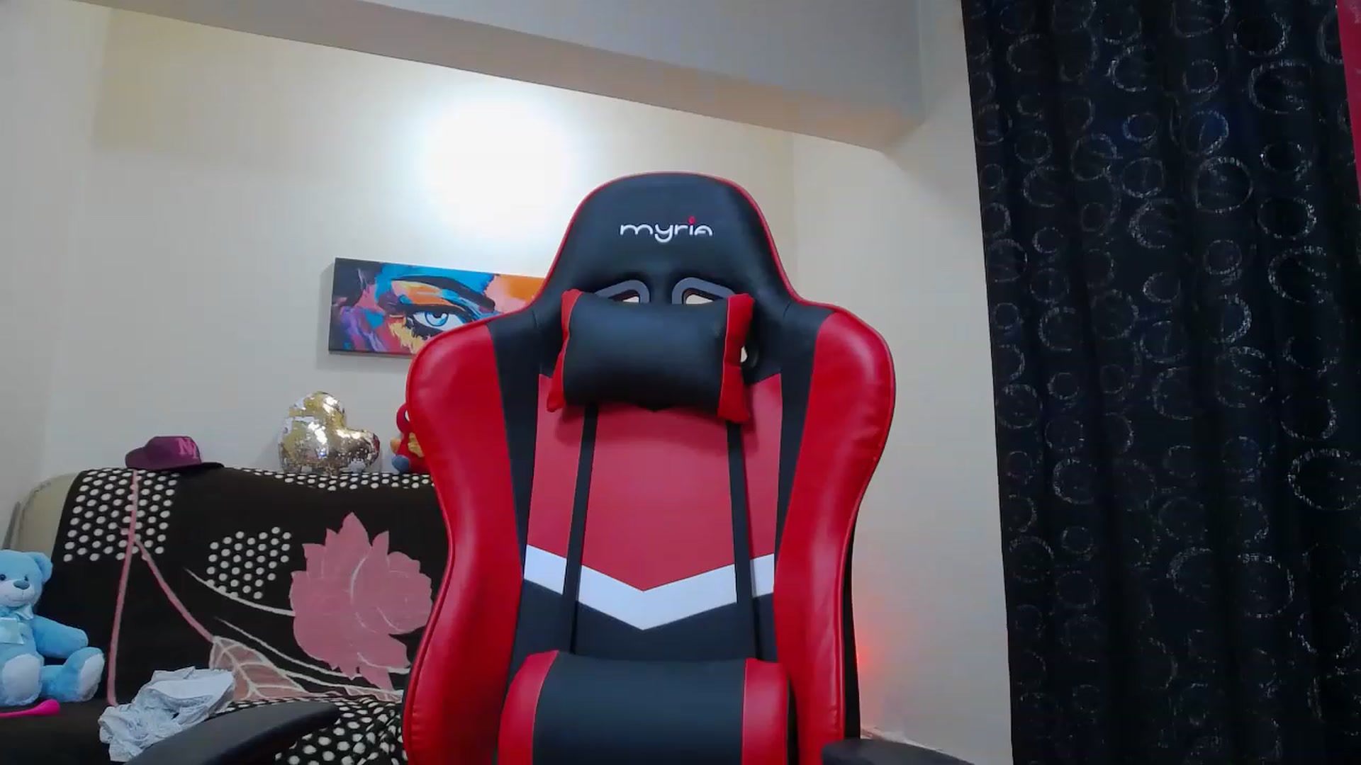 Gallery image thumbnail from Fiama77's myfreecams stream on, 11/21/2022, 24:06 image 13 of 20