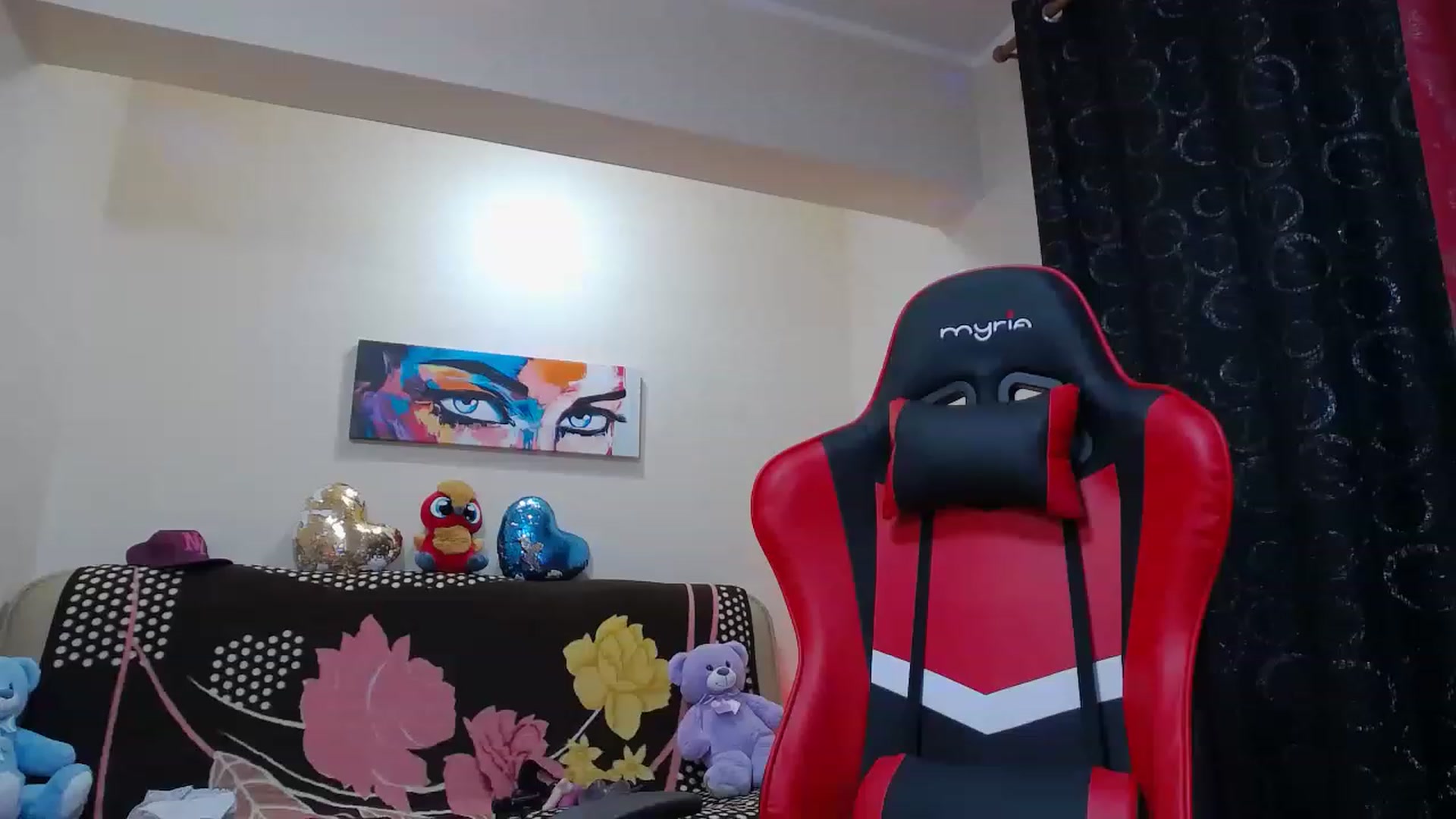 Gallery image thumbnail from Fiama77's myfreecams stream on, 11/21/2022, 24:06 image 1 of 20