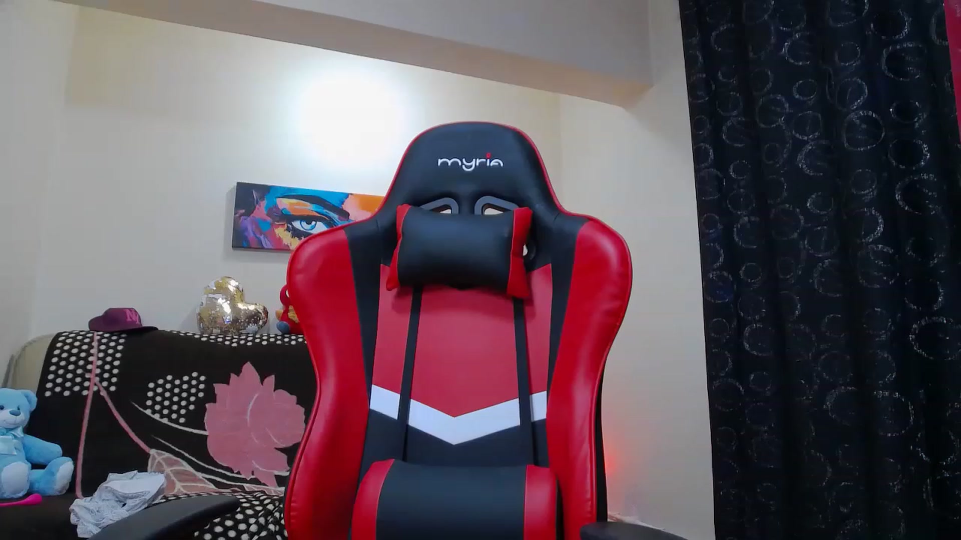Gallery image thumbnail from Fiama77's myfreecams stream on, 11/21/2022, 24:06 image 11 of 20
