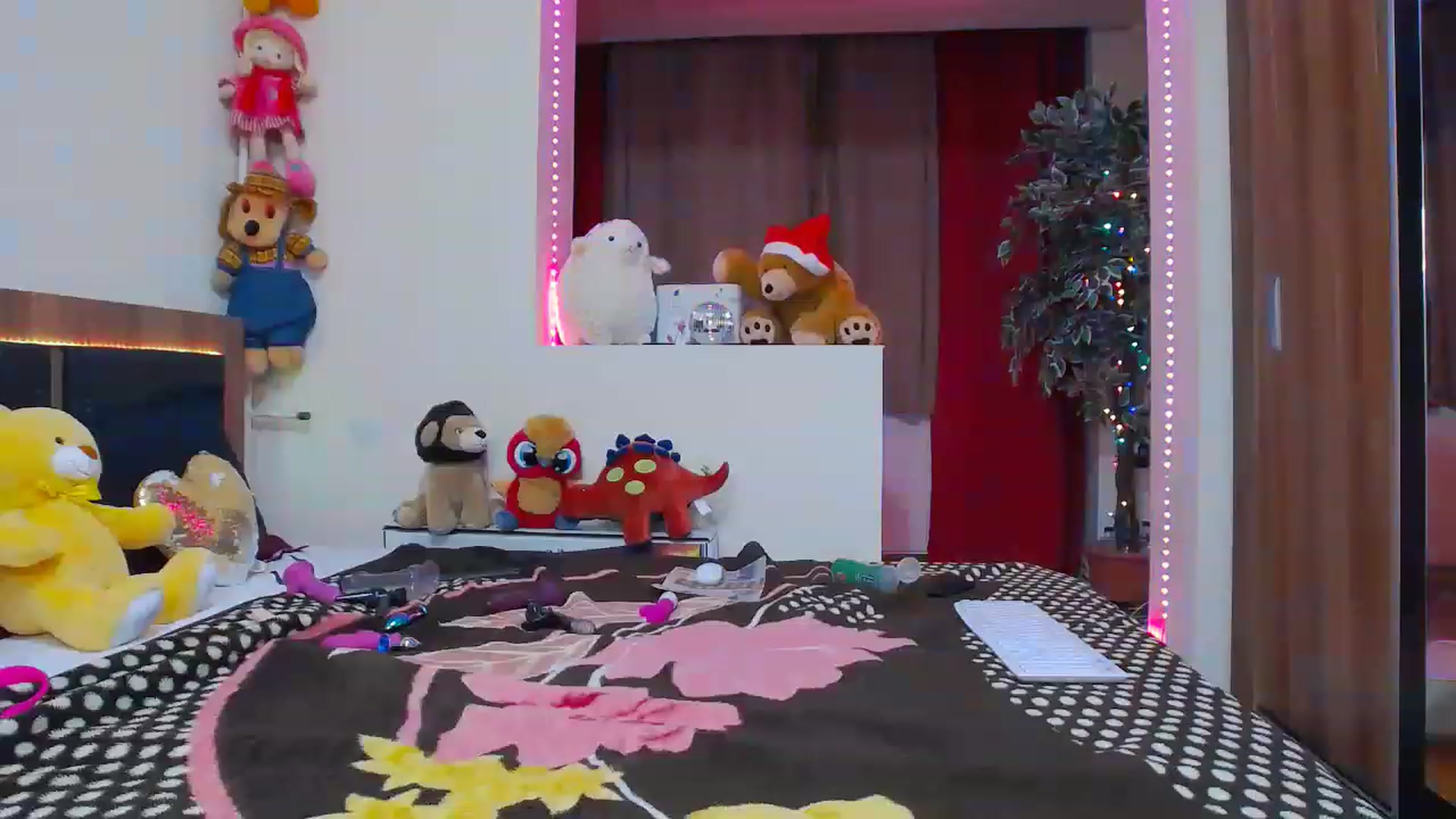 Gallery image thumbnail from Fiama77's myfreecams stream on, 01/17/2023, 04:36 image 9 of 20