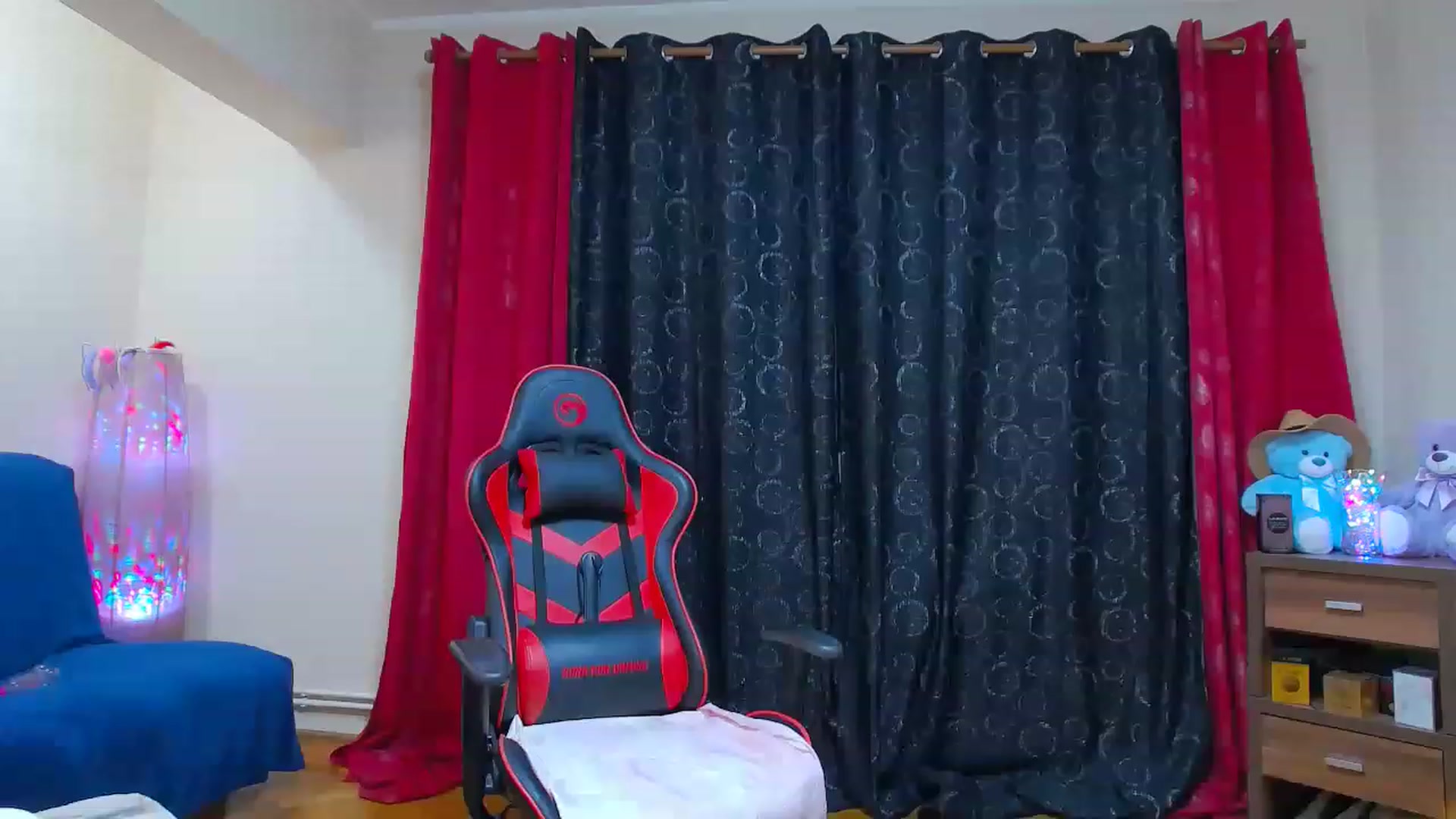 Gallery image thumbnail from Fiama77's myfreecams stream on, 01/23/2023, 03:27 image 10 of 20