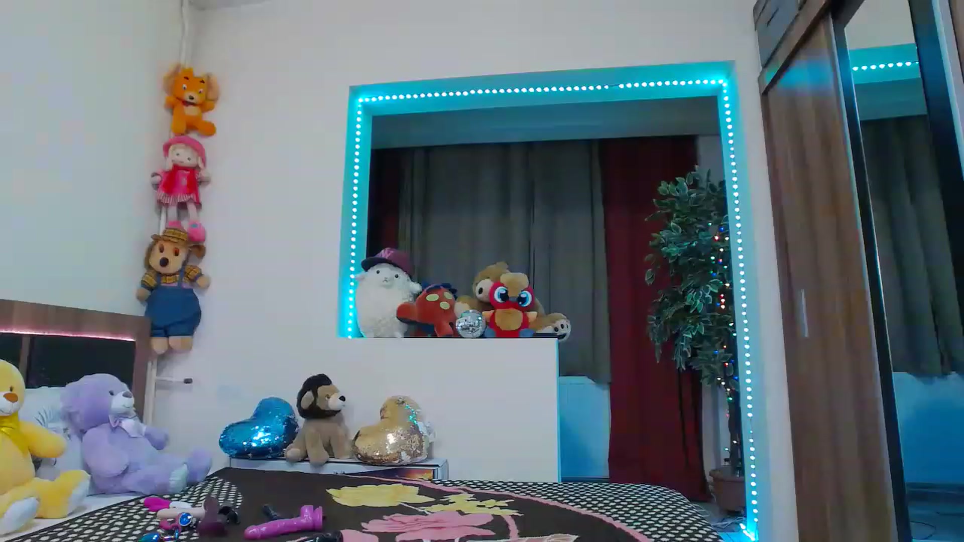 Gallery image thumbnail from Fiama77's myfreecams stream on, 04/16/2023, 23:27 image 15 of 20