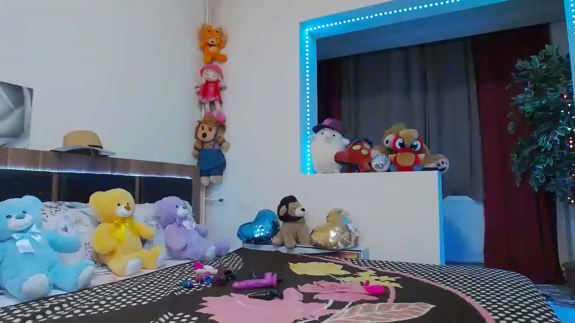 Gallery image thumbnail from Fiama77's myfreecams stream on, 04/17/2023, 02:36 image 7 of 20