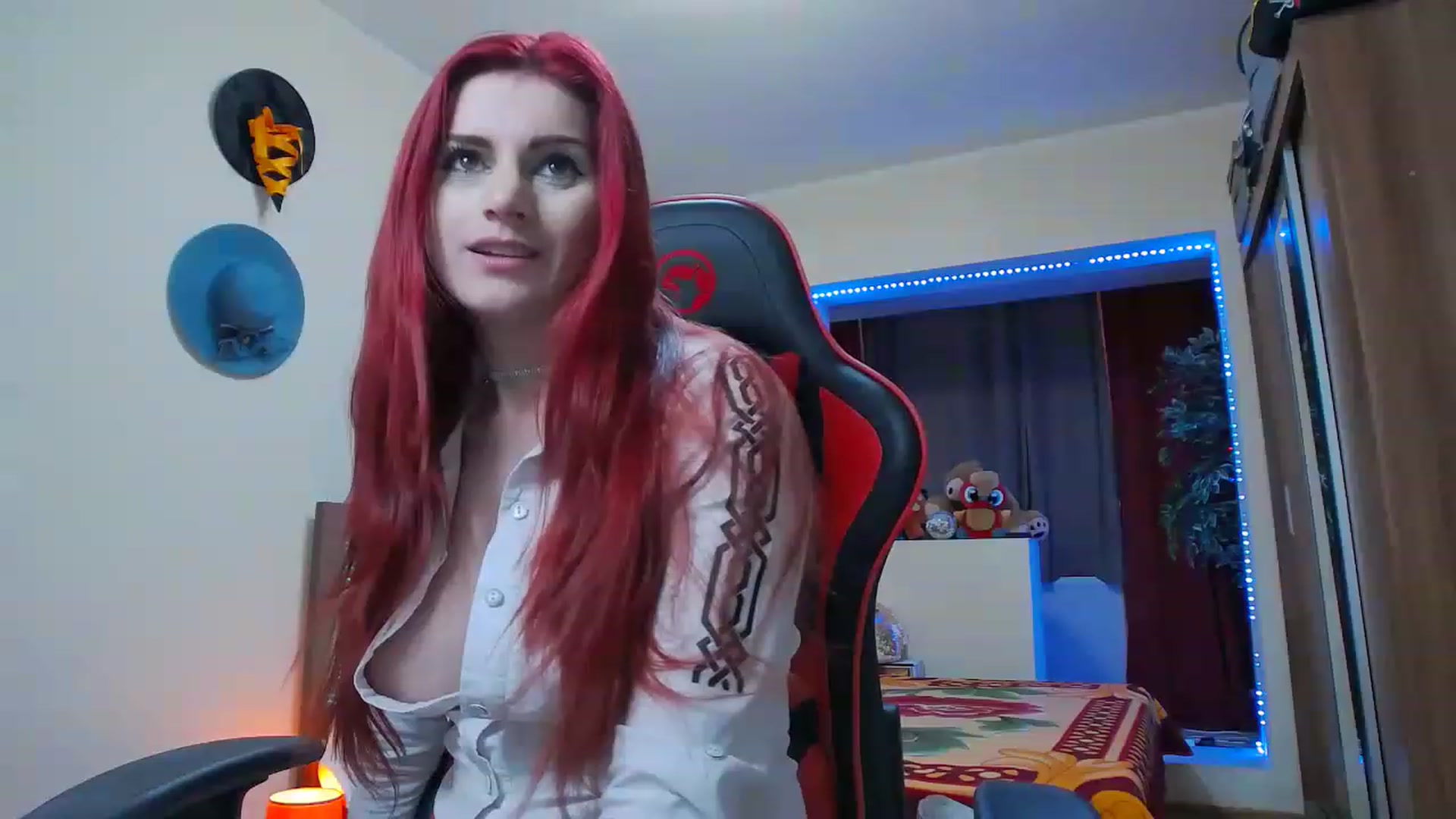 Gallery image thumbnail from Fiama77's myfreecams stream on, 04/17/2023, 07:01 image 14 of 20