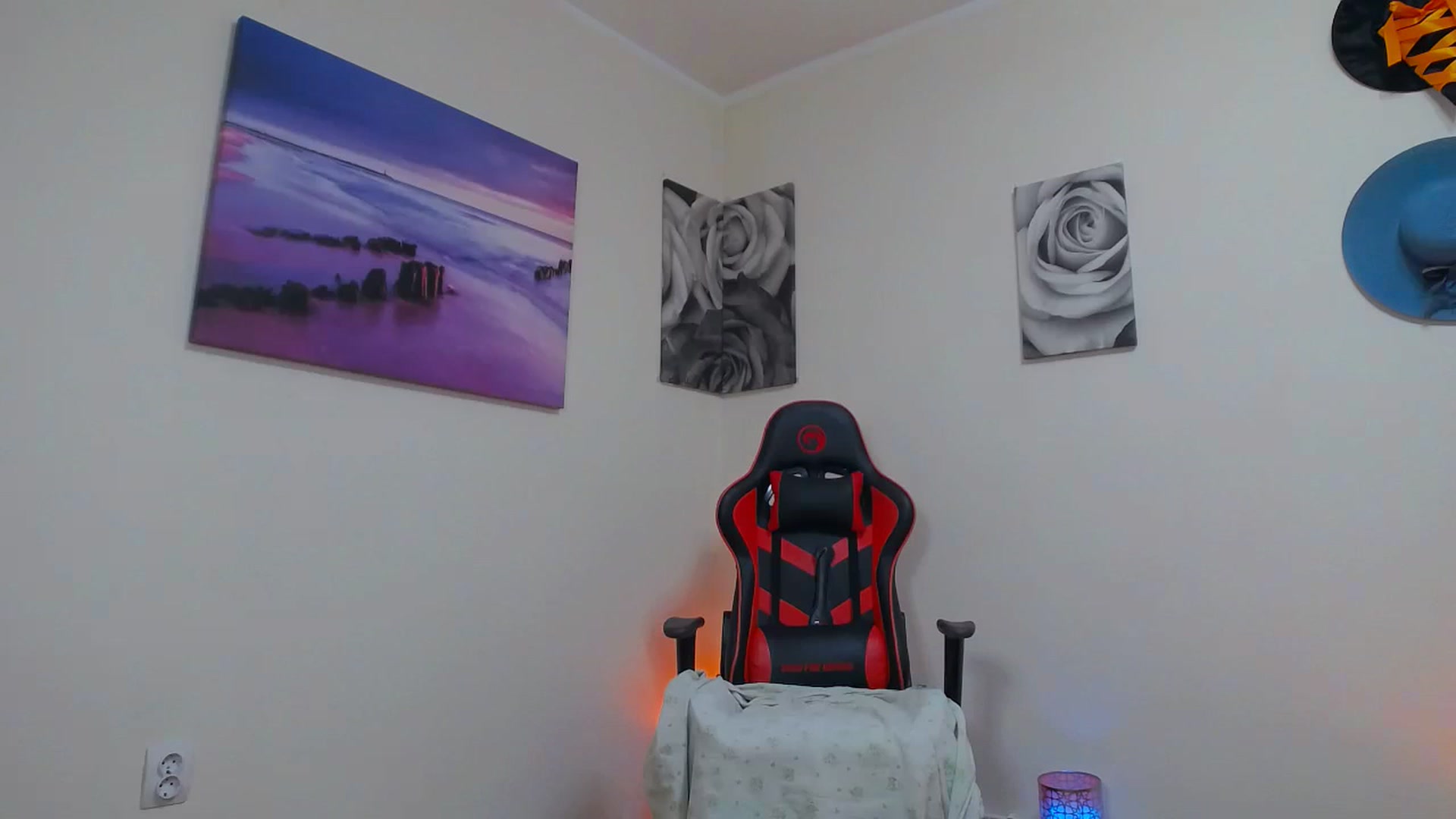 Gallery image thumbnail from Fiama77's myfreecams stream on, 05/01/2023, 24:18 image 9 of 20