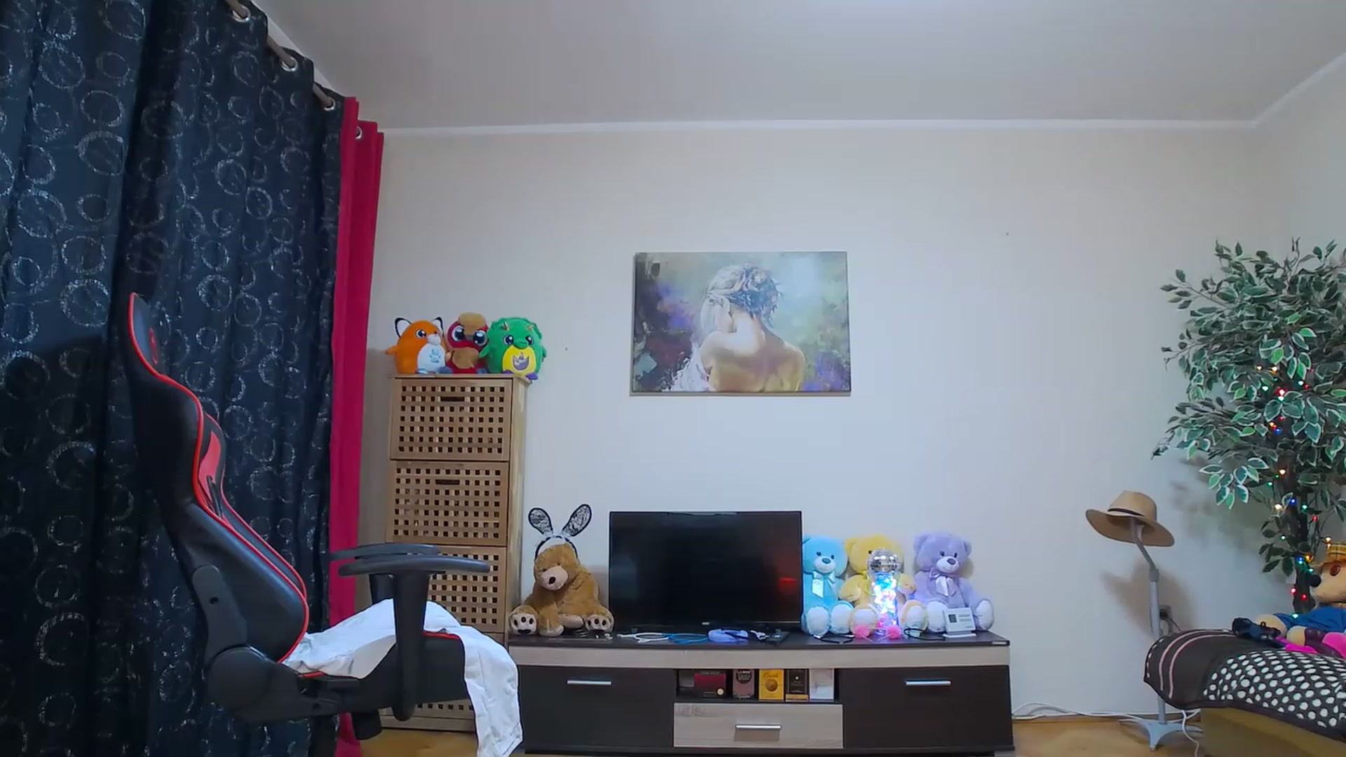 Gallery image thumbnail from Fiama77's myfreecams stream on, 06/11/2023, 04:42 image 14 of 20