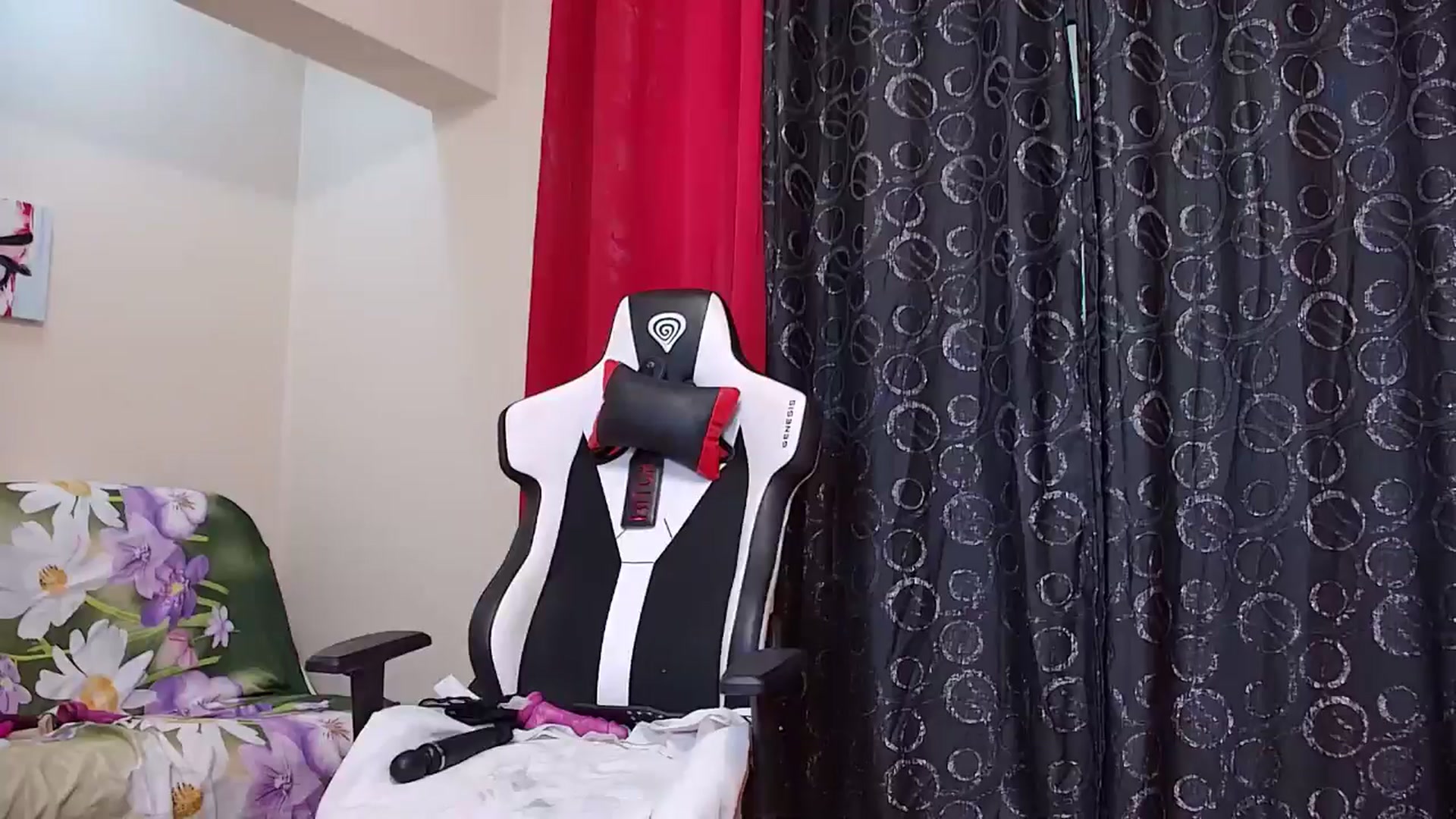 Gallery image thumbnail from Fiama77's myfreecams stream on, 06/18/2024, 06:17 image 20 of 20