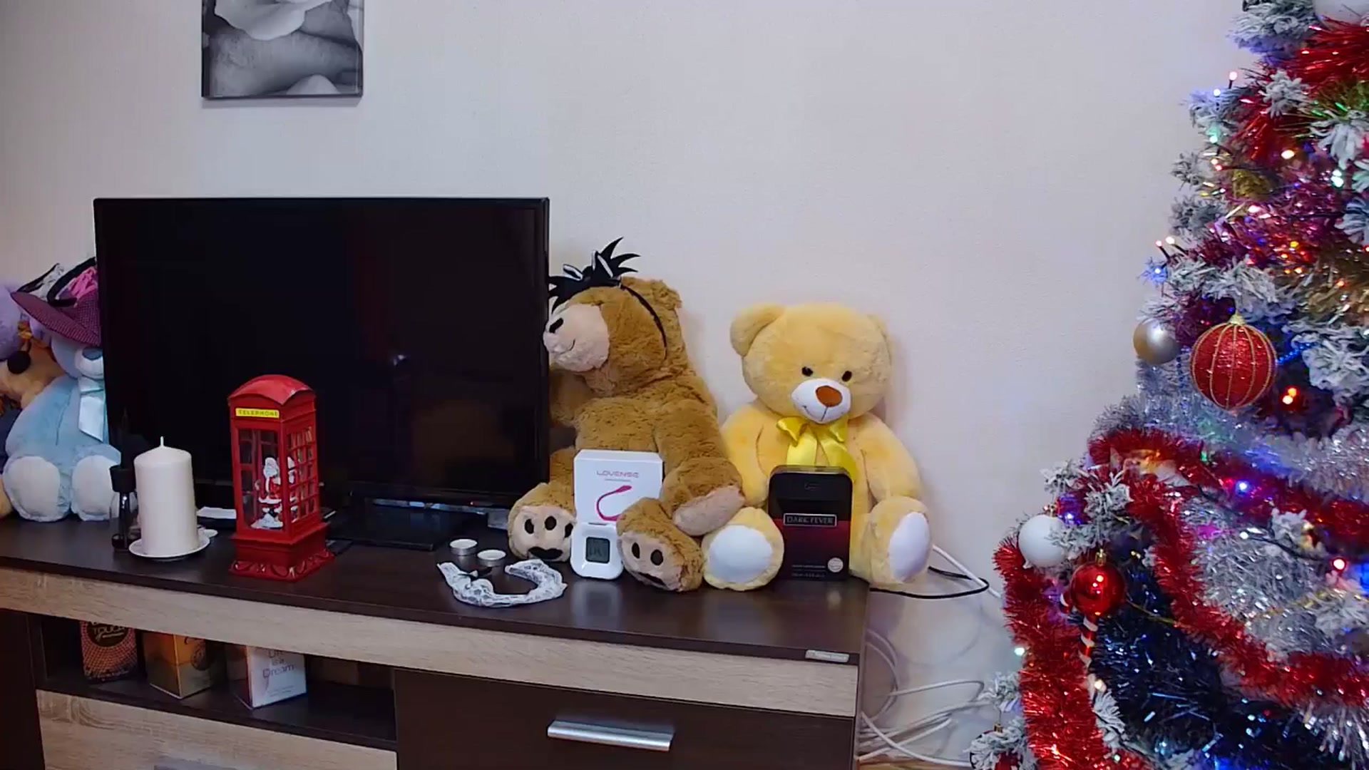Gallery image thumbnail from Fiama77's myfreecams stream on, 01/02/2025, 03:22 image 17 of 20