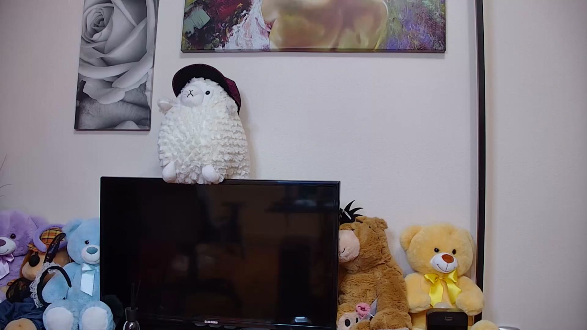 Gallery image thumbnail from Fiama77's myfreecams stream on, 06/17/2025, 06:04 image 15 of 20
