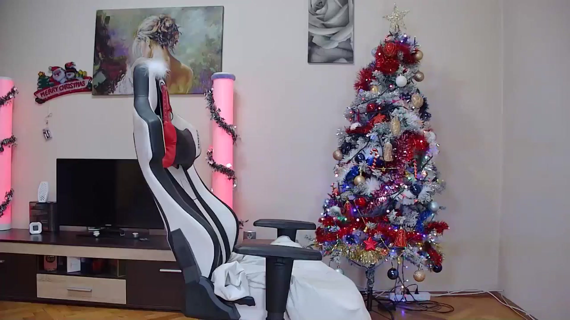 Gallery image thumbnail from Fiama77's myfreecams stream on, 12/31/2025, 23:54 image 13 of 20