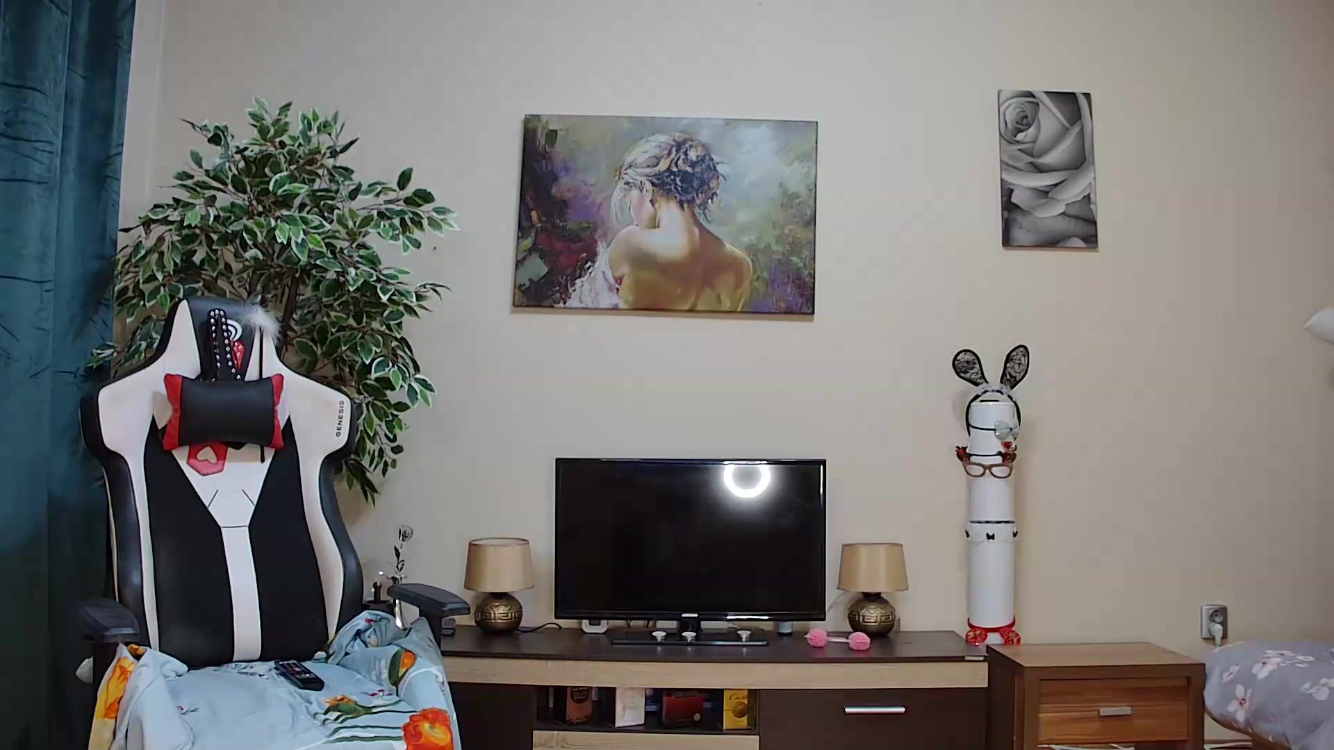Gallery image thumbnail from Fiama77's myfreecams stream on, 09/28/2026, 24:18 image 8 of 20
