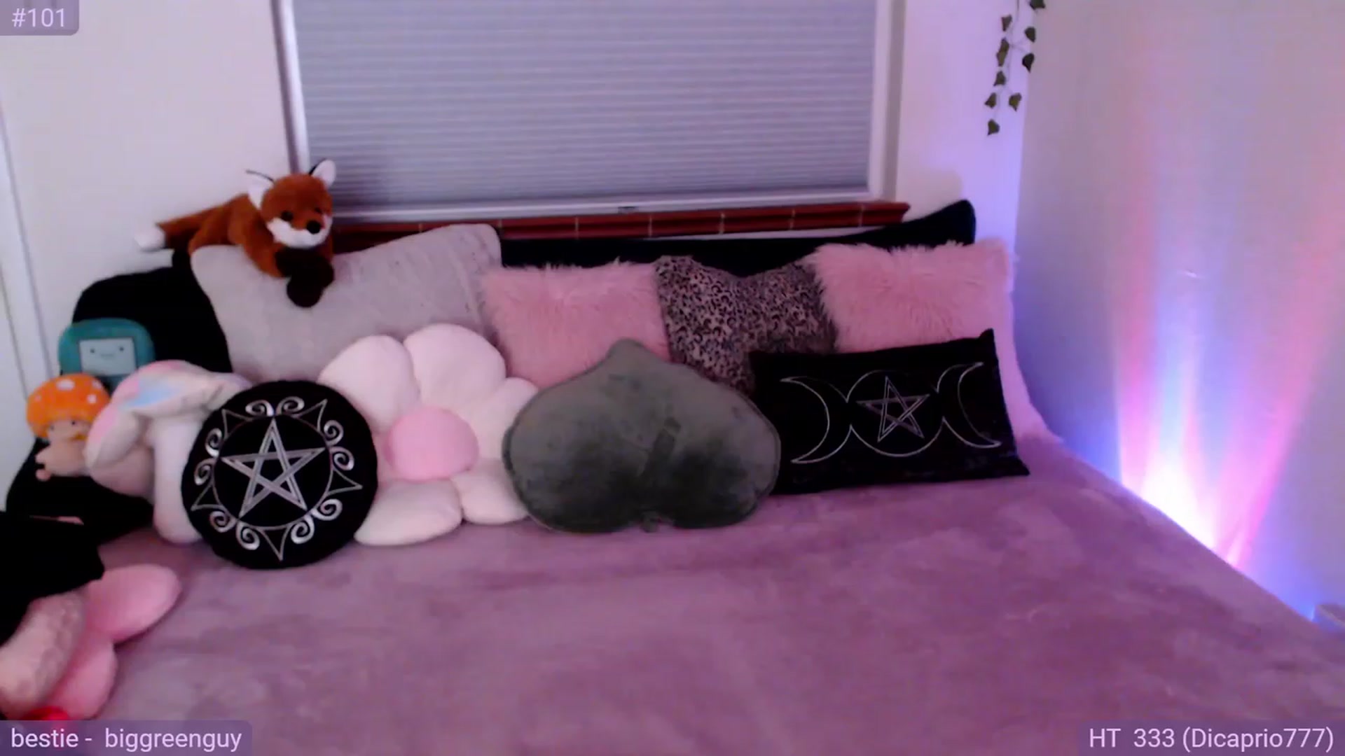 Gallery image thumbnail from FidayThe13th's myfreecams stream on, 10/14/2023, 07:34 image 18 of 20
