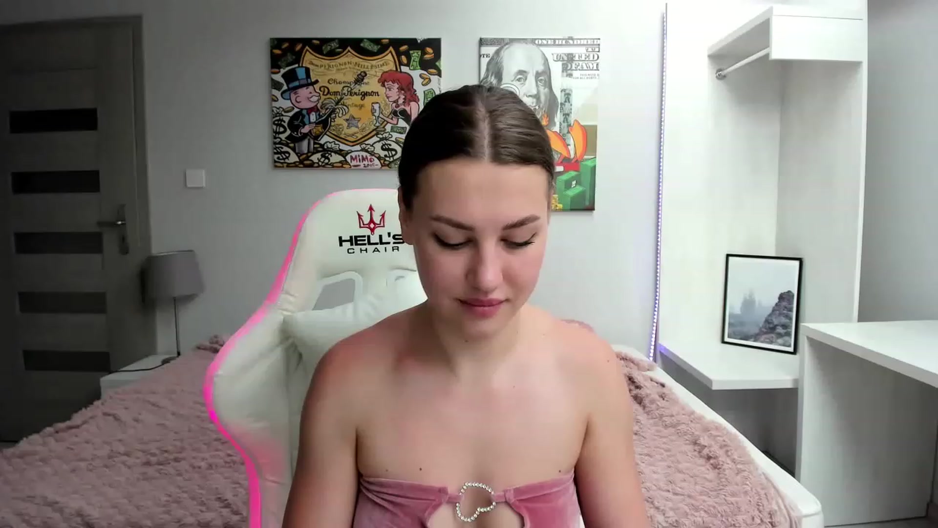 Gallery image thumbnail from FieryNikol's myfreecams stream on, 05/22/2023, 15:46 image 9 of 20