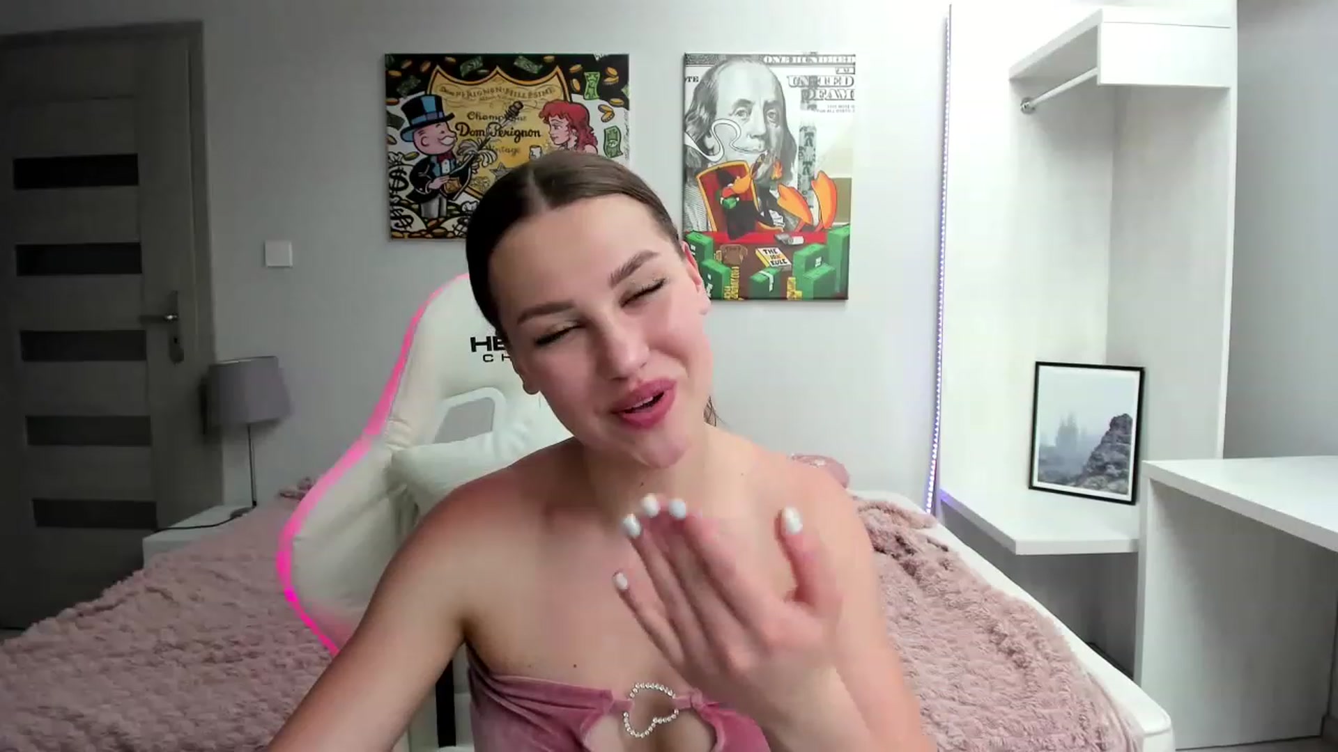 Gallery image thumbnail from FieryNikol's myfreecams stream on, 05/22/2023, 15:46 image 6 of 20