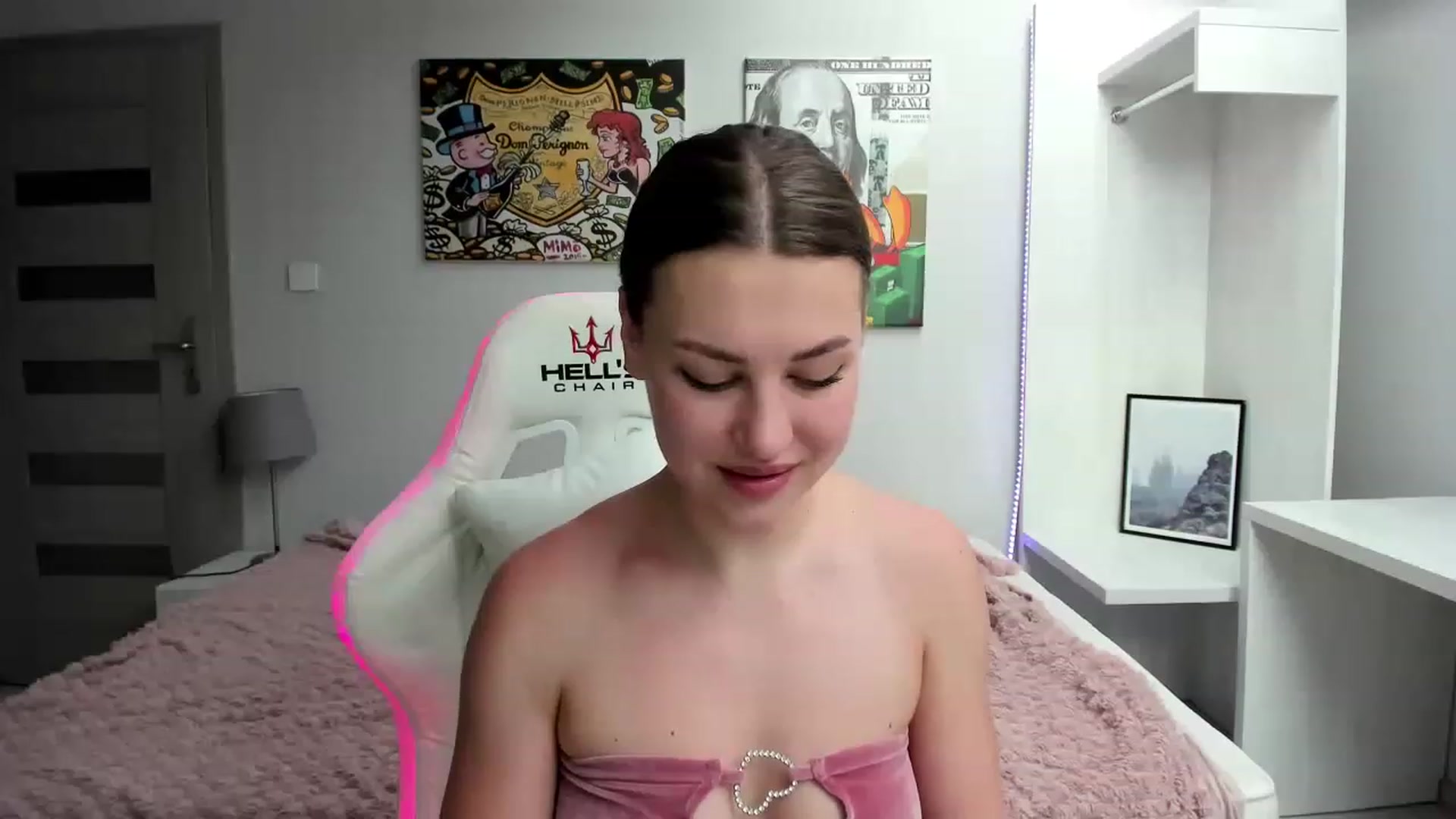 Gallery image thumbnail from FieryNikol's myfreecams stream on, 05/22/2023, 15:46 image 12 of 20