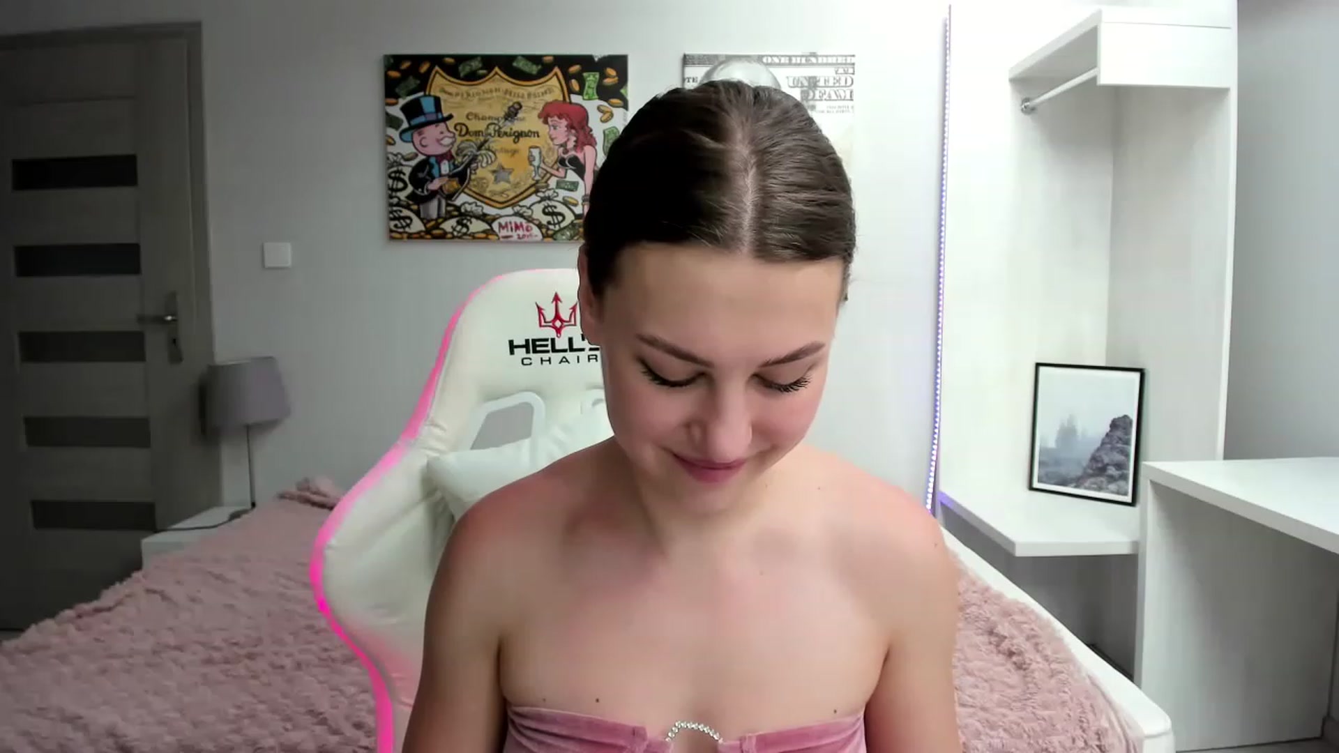 Gallery image thumbnail from FieryNikol's myfreecams stream on, 05/22/2023, 15:46 image 4 of 20