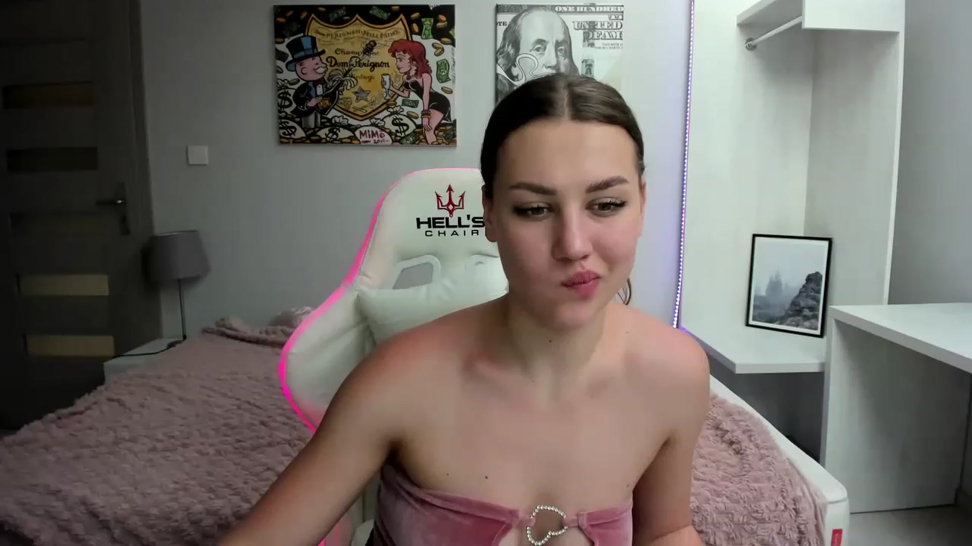Gallery image thumbnail from FieryNikol's myfreecams stream on, 05/22/2023, 16:15 image 18 of 20
