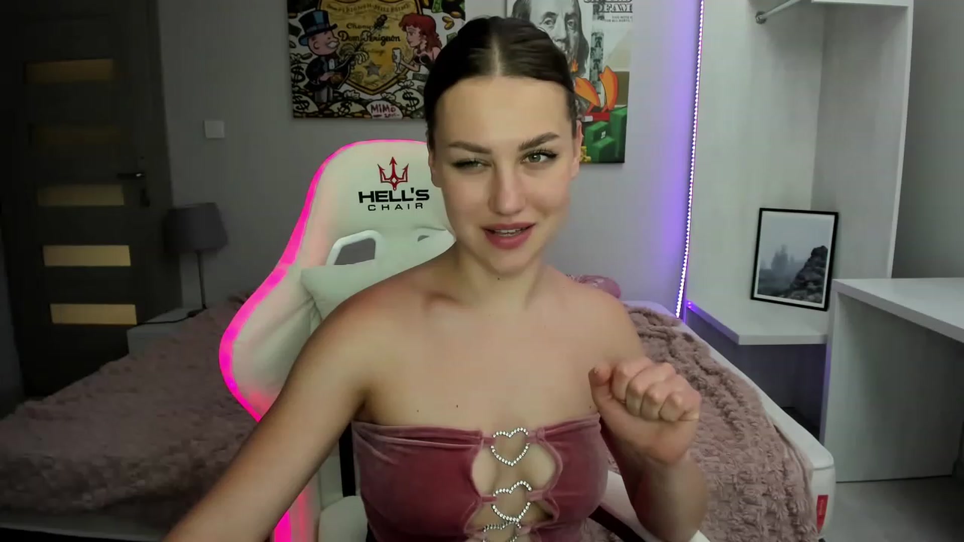 Gallery image thumbnail from FieryNikol's myfreecams stream on, 05/22/2023, 17:47 image 11 of 20