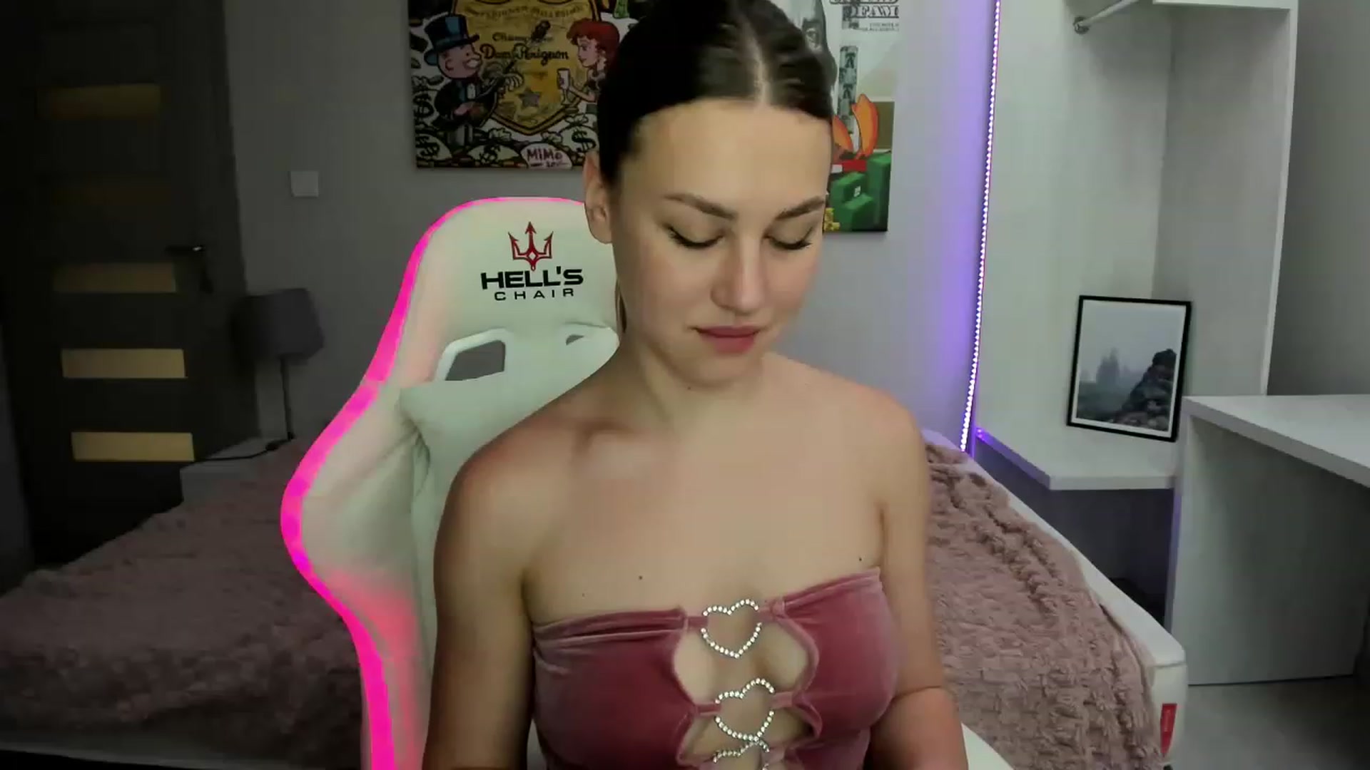 Gallery image thumbnail from FieryNikol's myfreecams stream on, 05/22/2023, 17:47 image 10 of 20