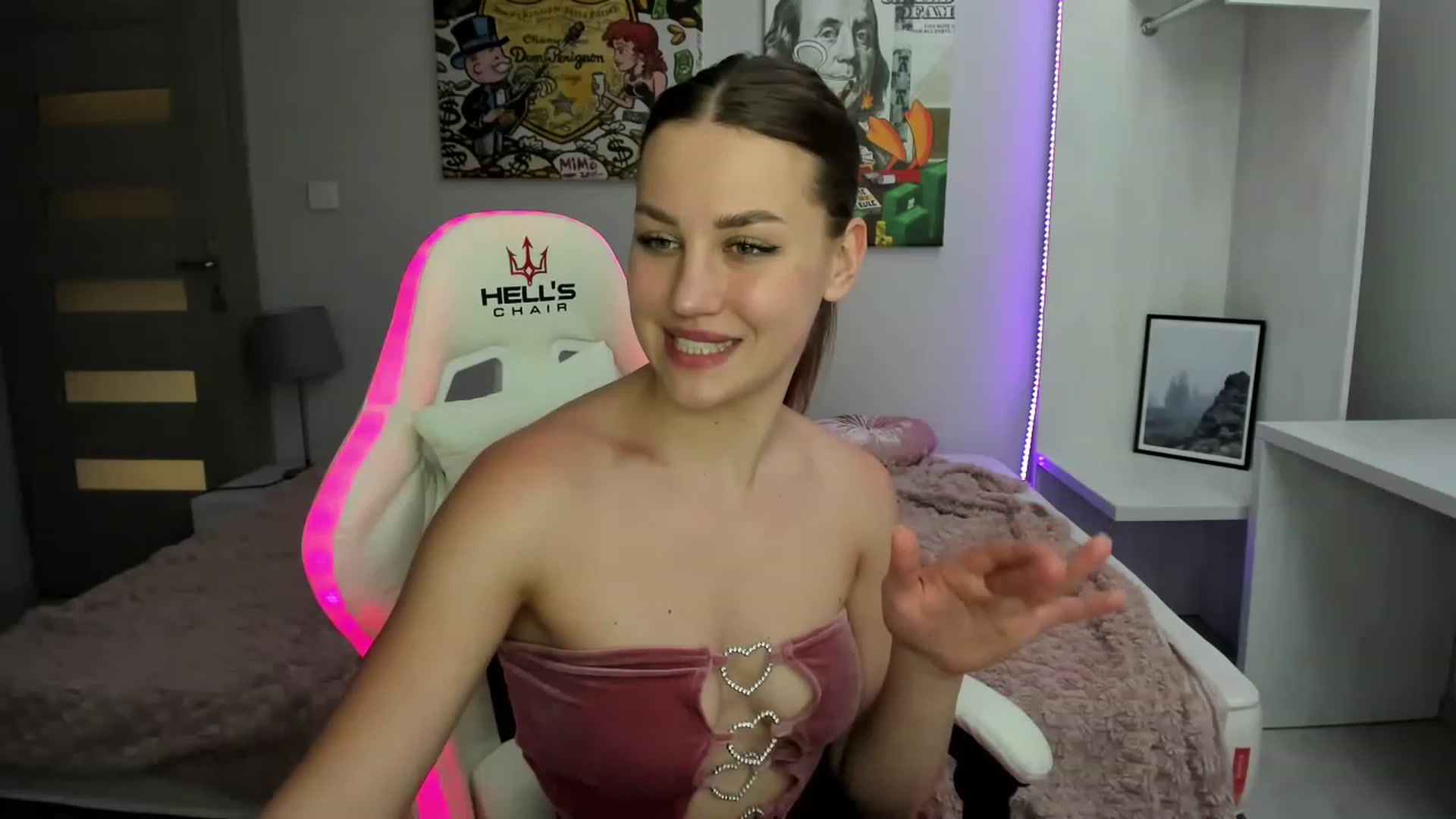 Gallery image thumbnail from FieryNikol's myfreecams stream on, 05/22/2023, 17:47 image 13 of 20