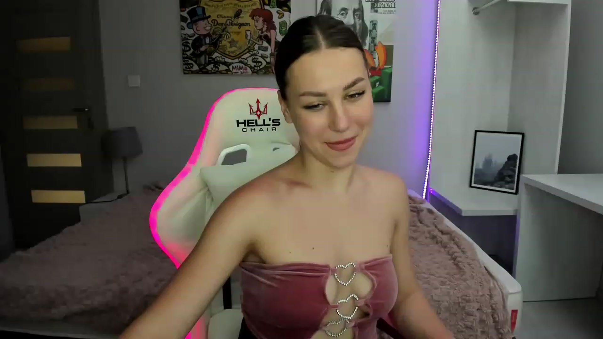 Gallery image thumbnail from FieryNikol's myfreecams stream on, 05/22/2023, 17:47 image 14 of 20